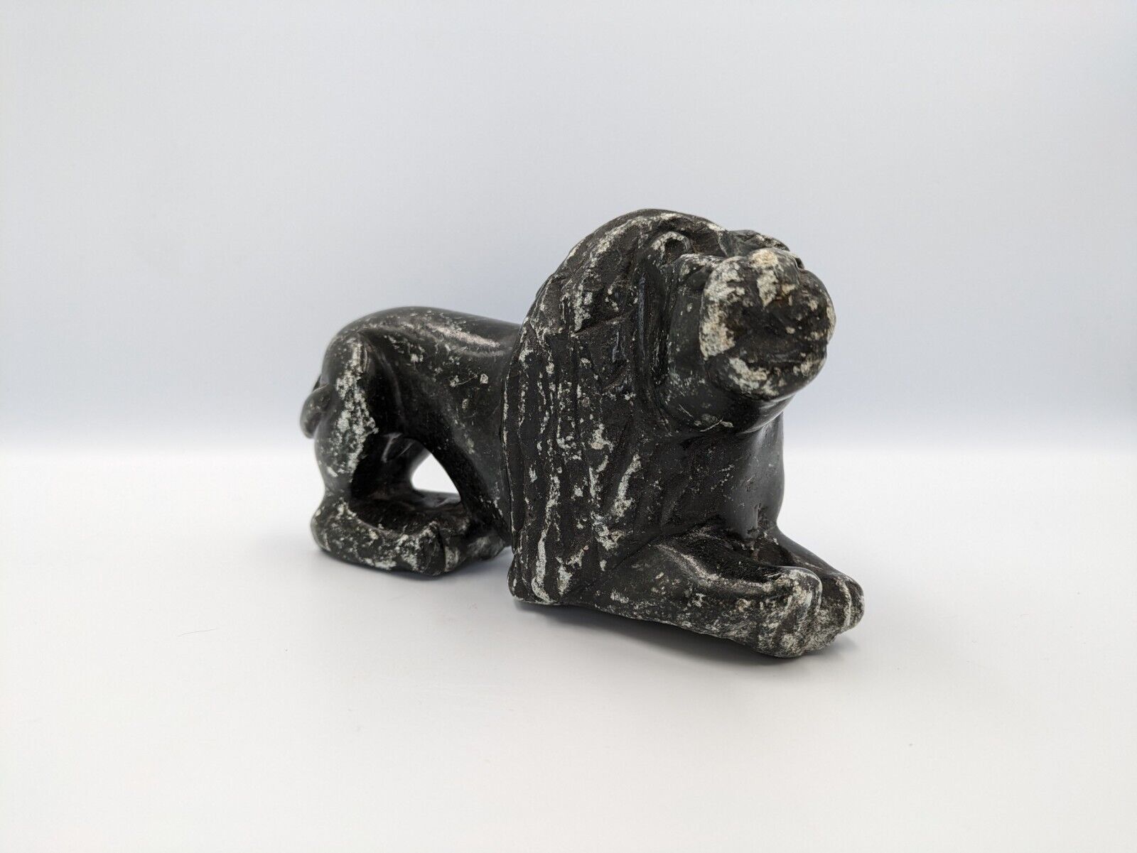 Carved Laying Down Lion Black Heavy Stone Figurine Statue Desk Paperweight Vtg