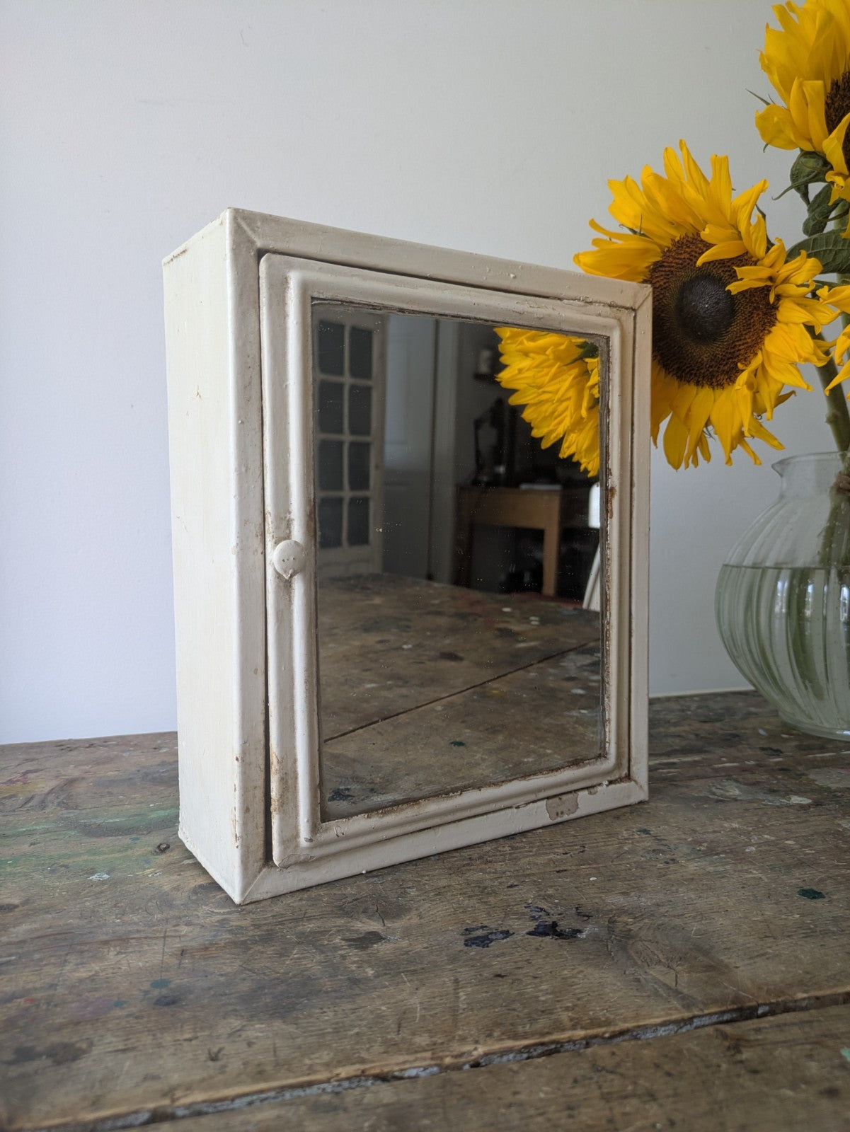 Vintage Mid-century Bathroom metal medical wall cabinet with mirror Retro White.