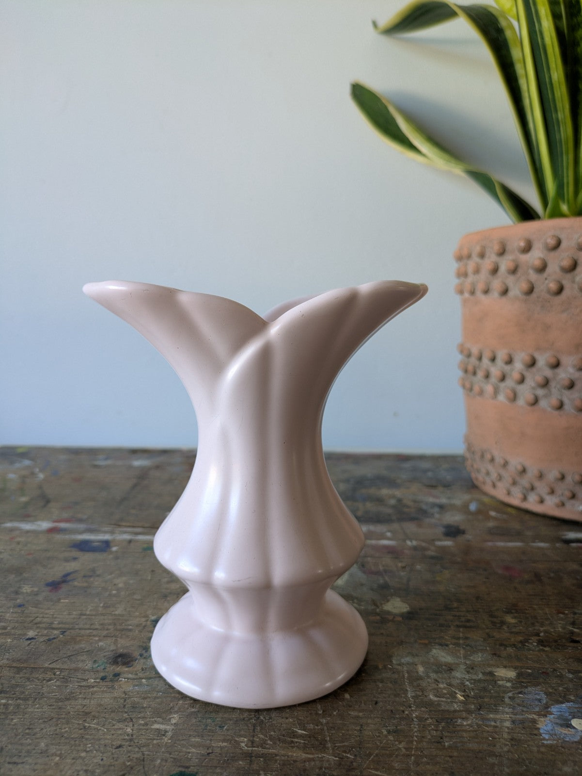 Vintage Diana Australian Pottery Art Deco Pink Vase Fan Leaf 1950s Prop Bud Vase