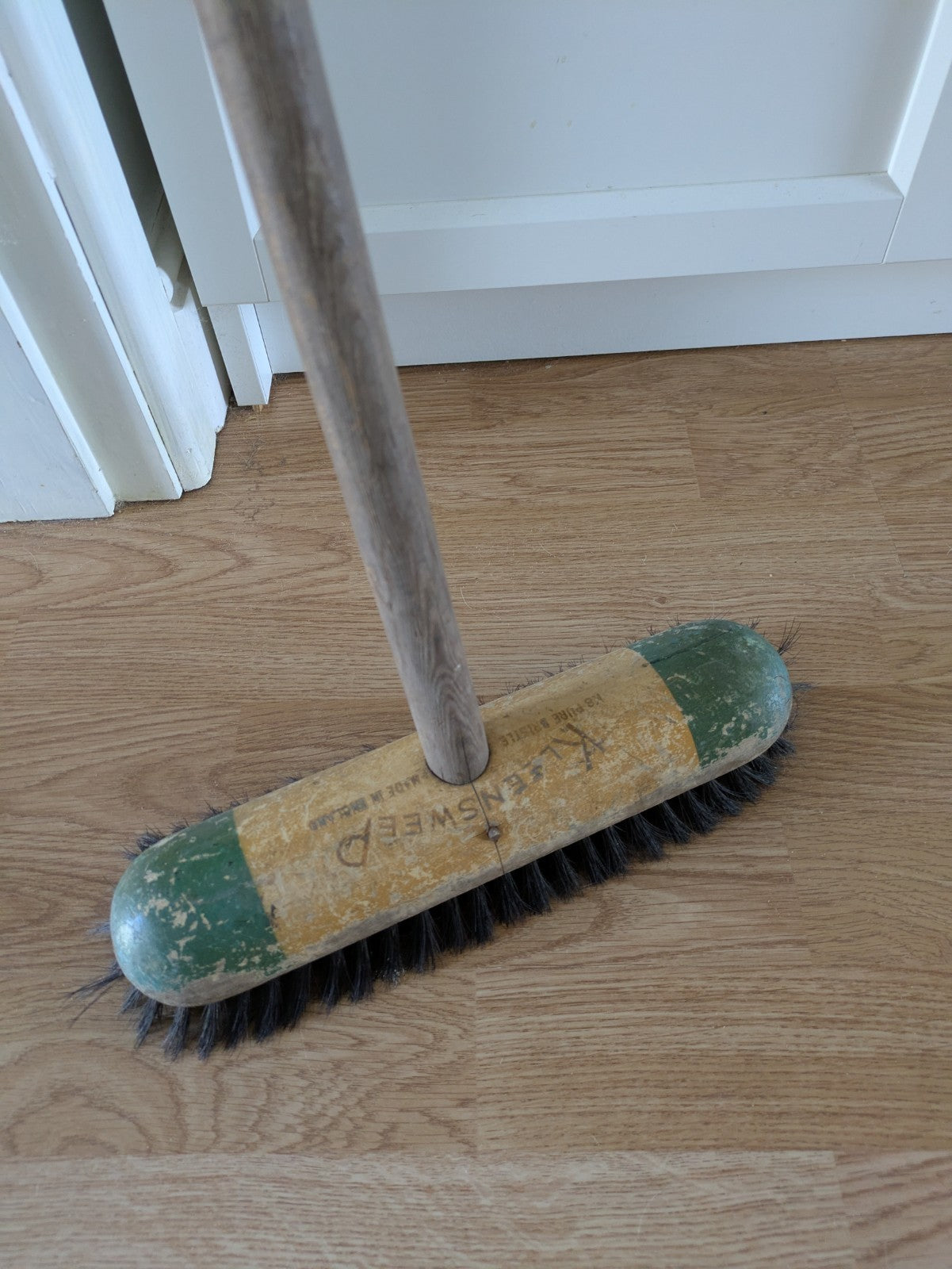 1950s Kleensweep House Broom Wood Long Handle Sweeping Brush K8 Pure Bristle Vtg