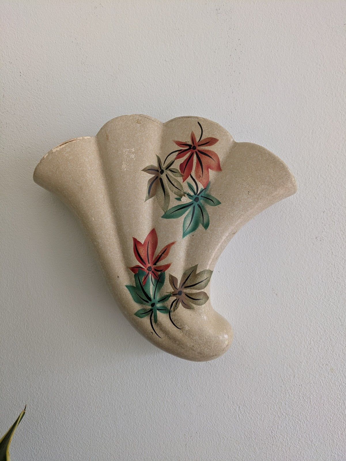 Vintage RARE Brentleigh Ware 1950s Floral / Flower Shell Single Wall Pocket Vase