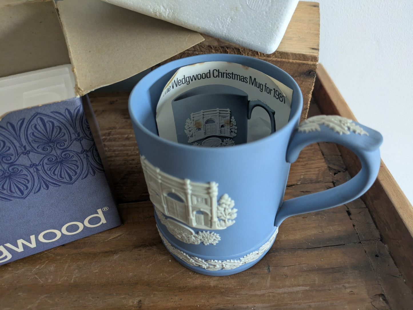 NEW Boxed Wedgwood Christmas Mug 1981 Marble Arch Jasper (Pale Blue) Vintage 