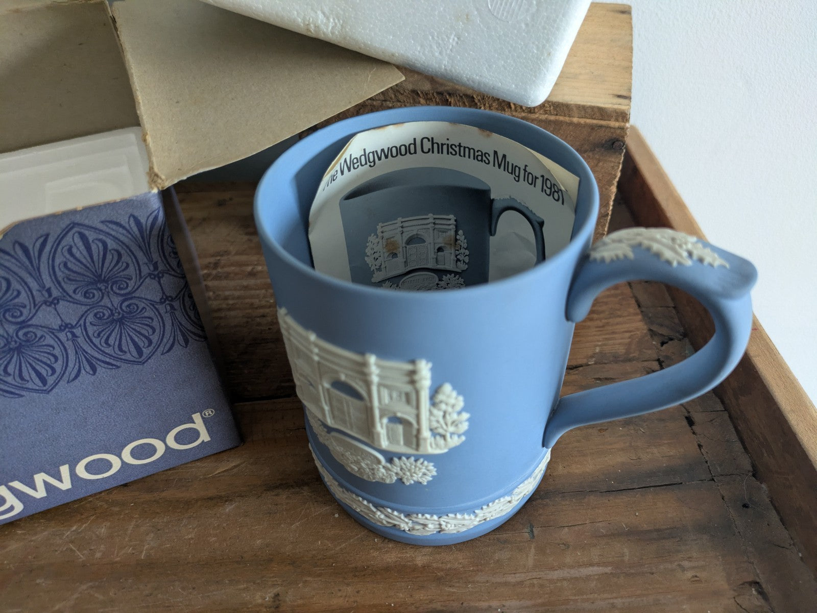 NEW Boxed Wedgwood Christmas Mug 1981 Marble Arch Jasper (Pale Blue) Vintage 