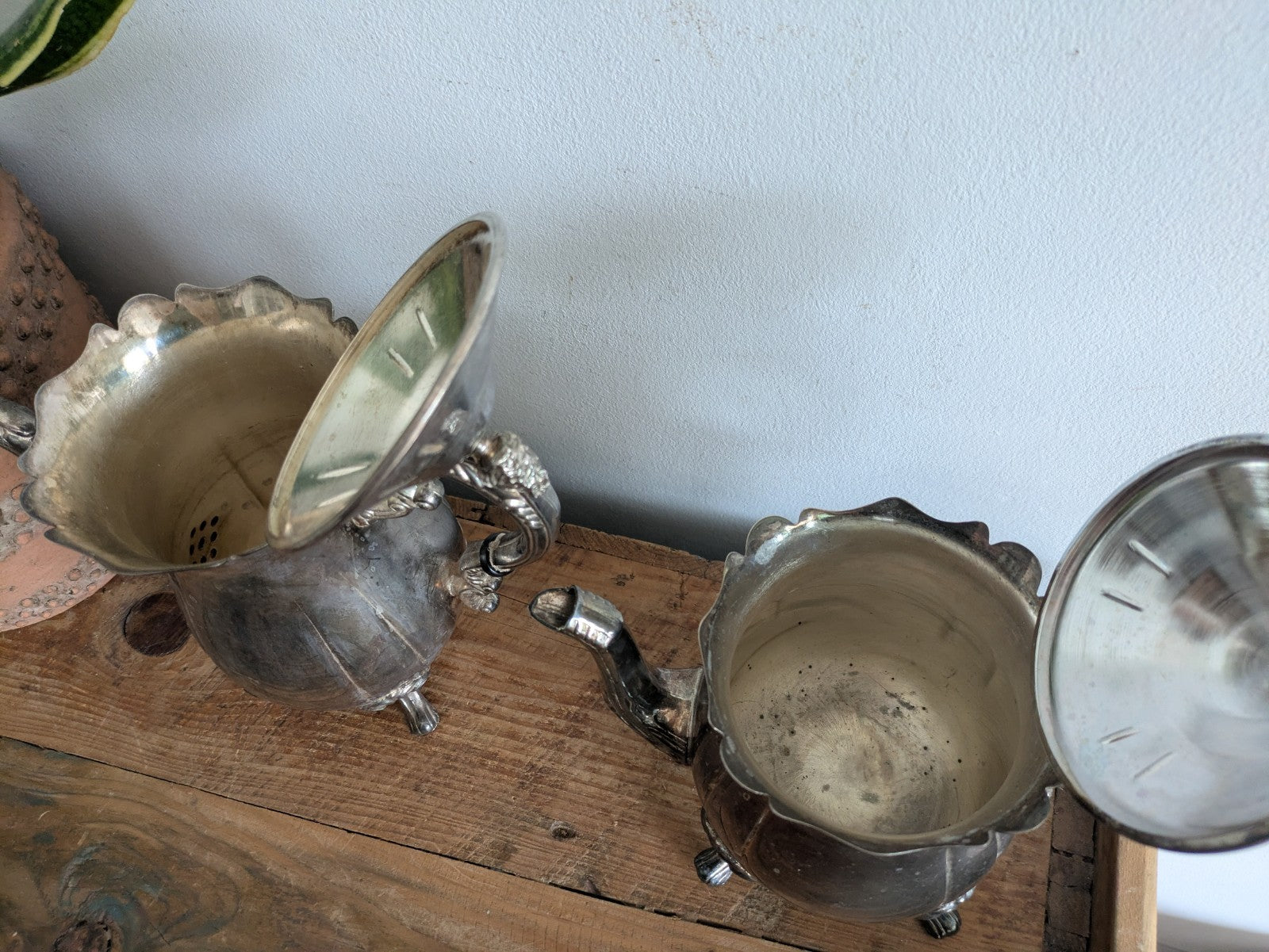 Beautiful Silverplate Footed 1.1 Lt teapot & Coffee Pot Hong Kong Prop Vintage 