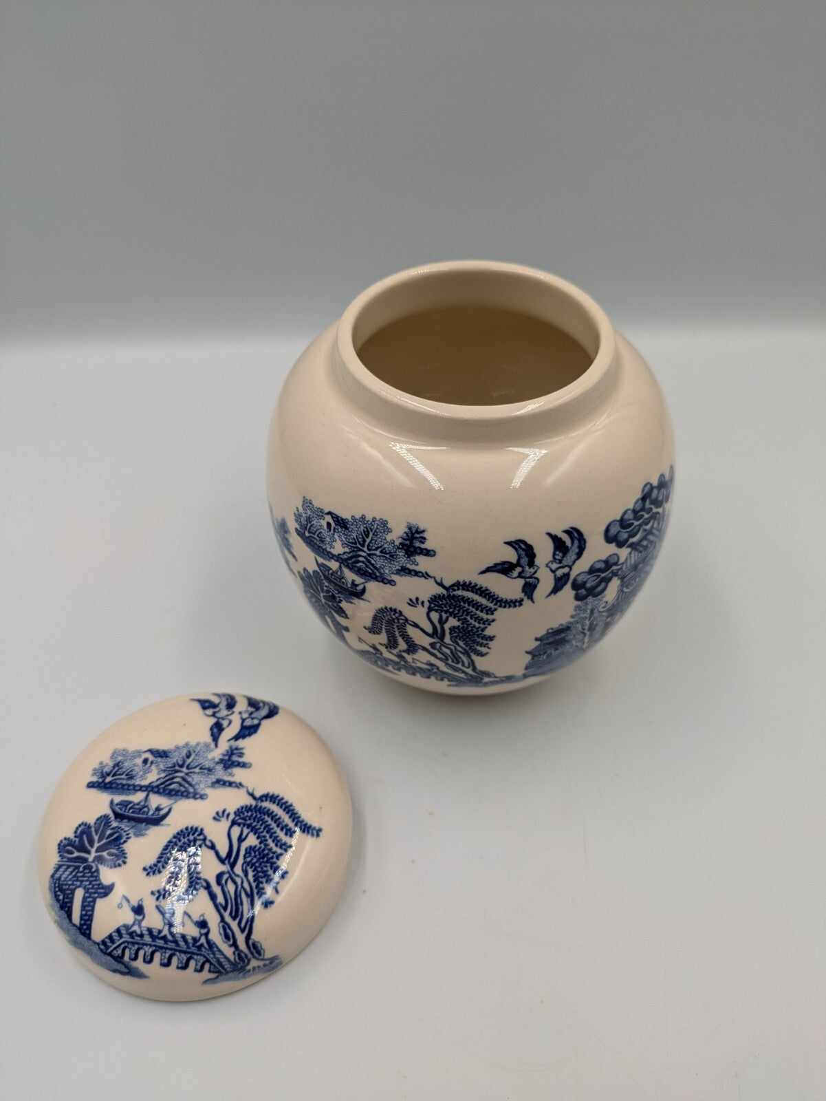 Vintage Willow Pattern Ginger Jar Sadler Blue White 13cm Tall Traditional Pot Vg