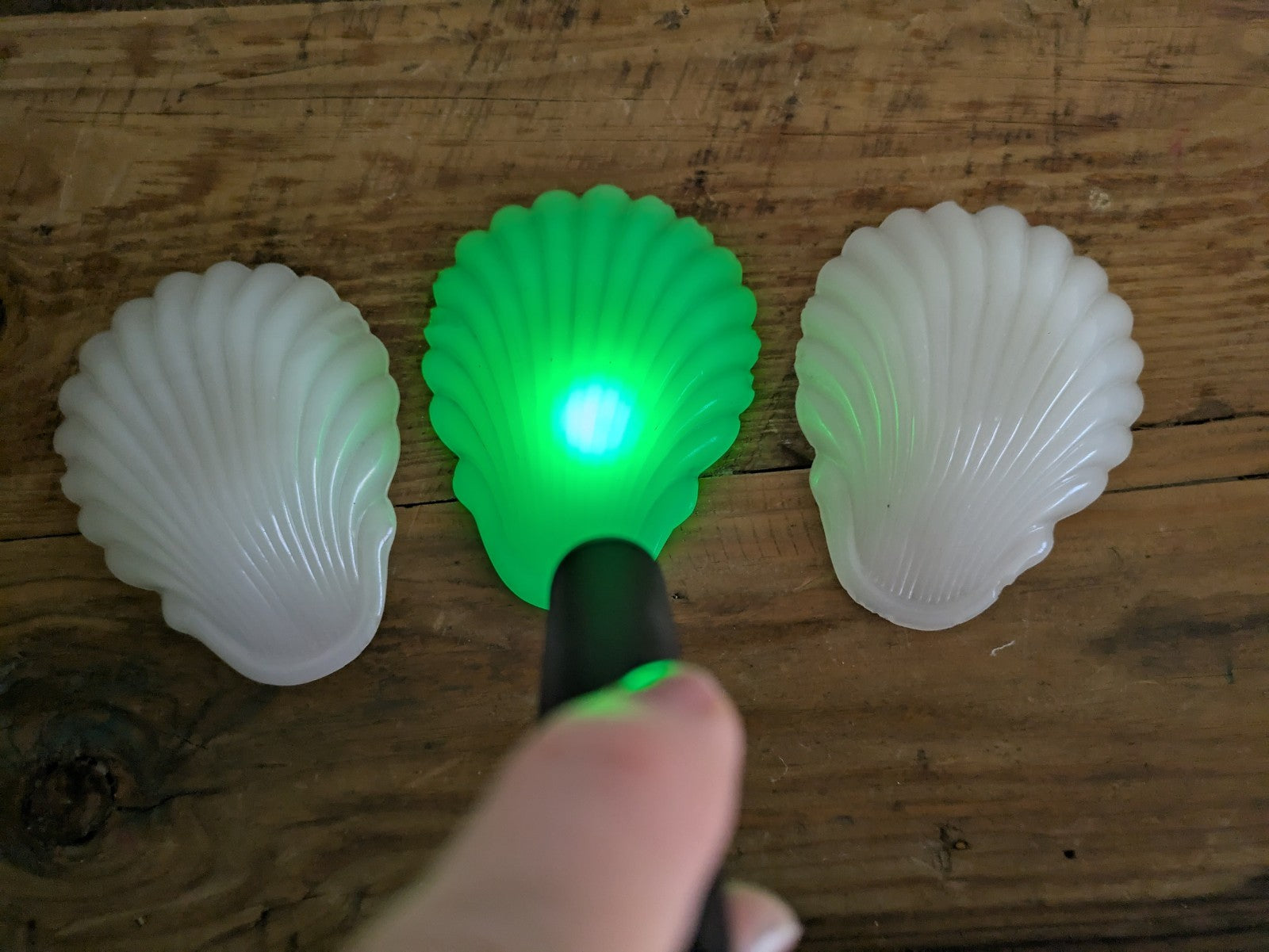 3x Vintage Uranium Green White Milk Glass Bowls Dishes Shell Clam Art Deco Early