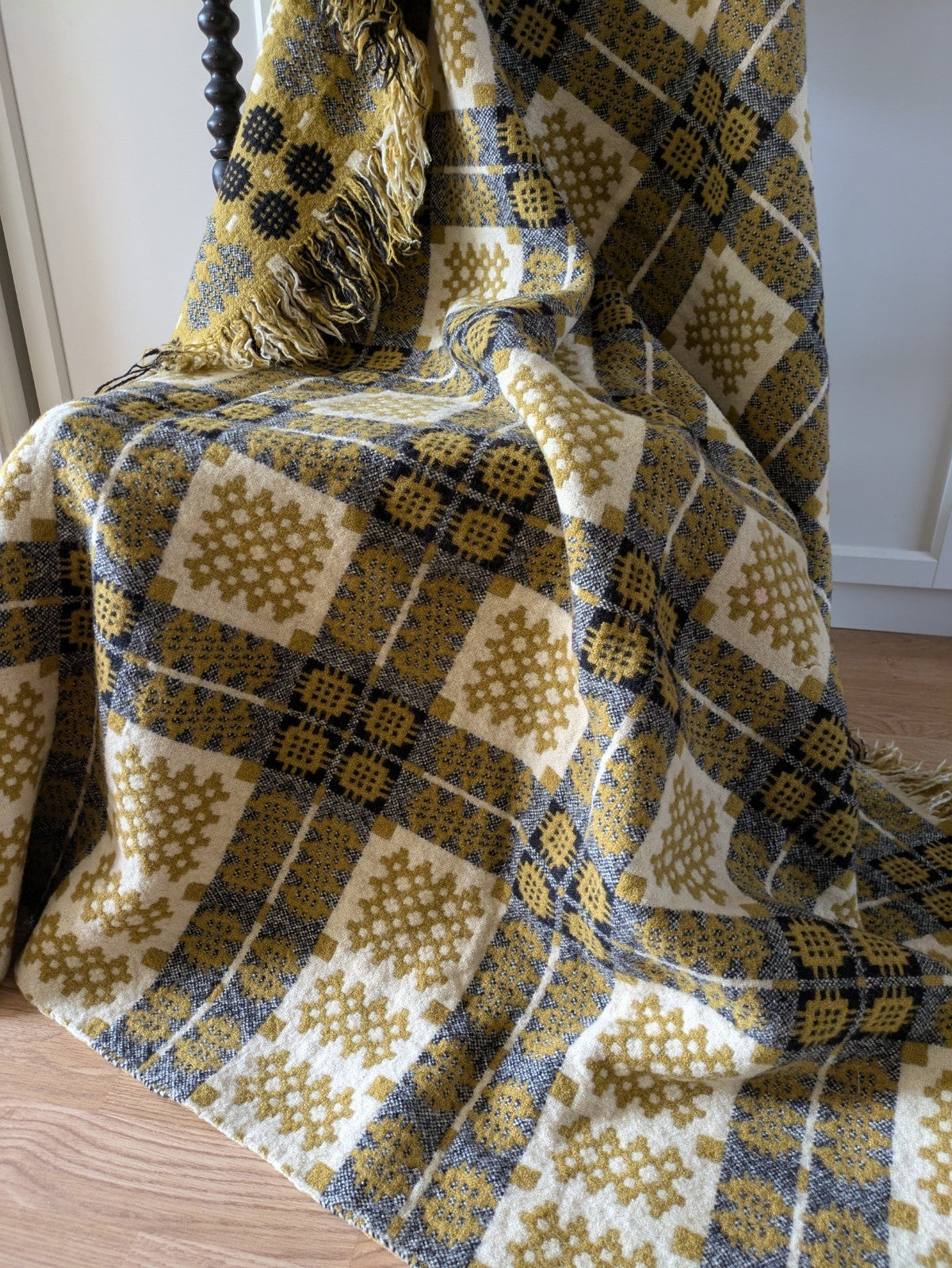 Rare VTG Welsh Wool Blanket Tapestry Yellow Black White Reversible Throw Mustard