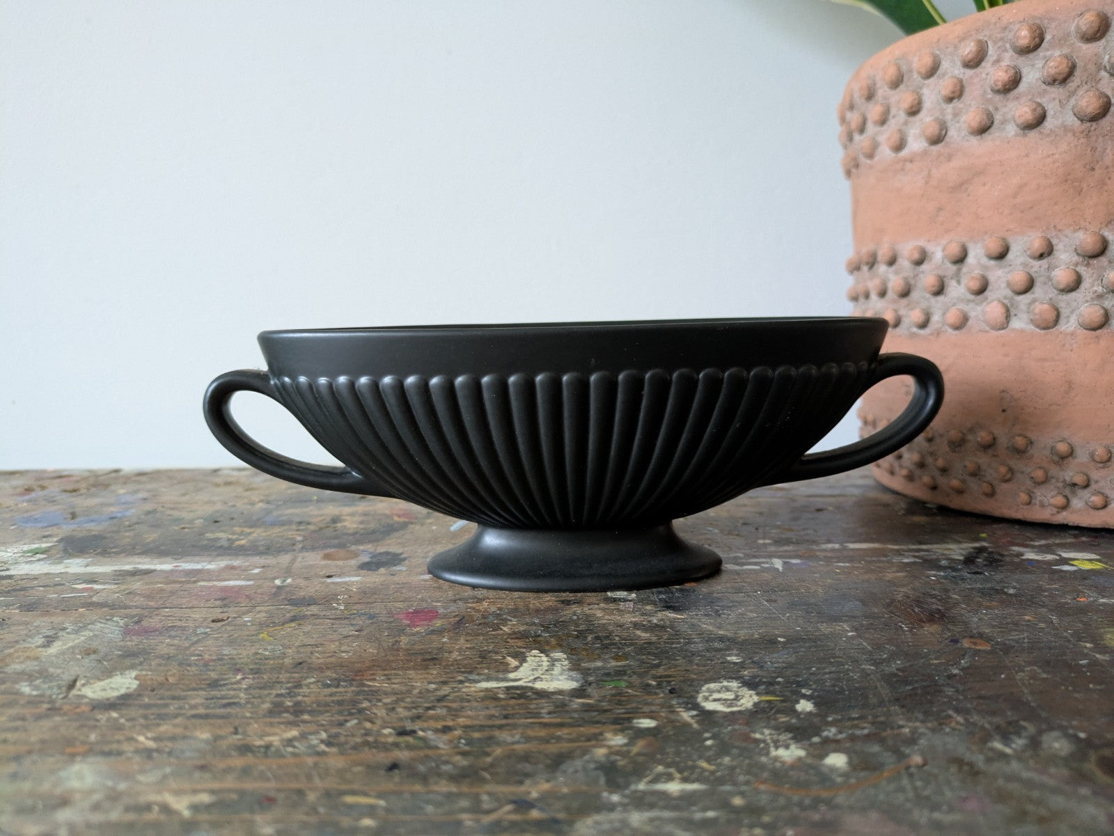 Small Wedgwood of Etruria Oval Black Urn Vintage Double Handled Vase Prop Vgc 