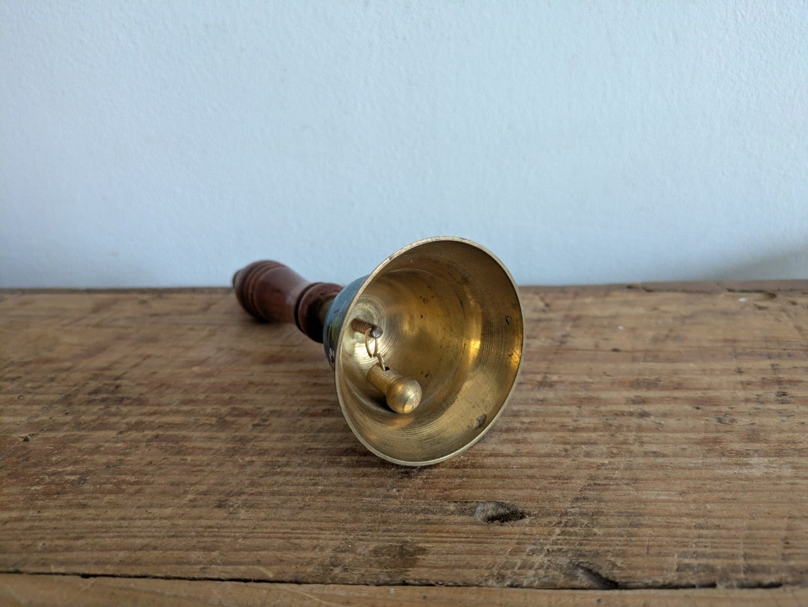 Vintage Brass Bell School Teacher Wooden Handle Gypsy Floral Canal Ware Barge Vg