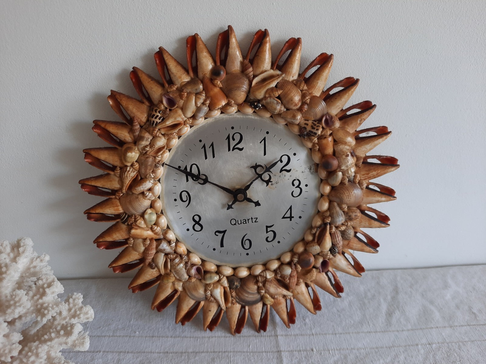 Retro Kitsch Sea Star Art Original Wall Clock Seashells Decorated Quartz Clock