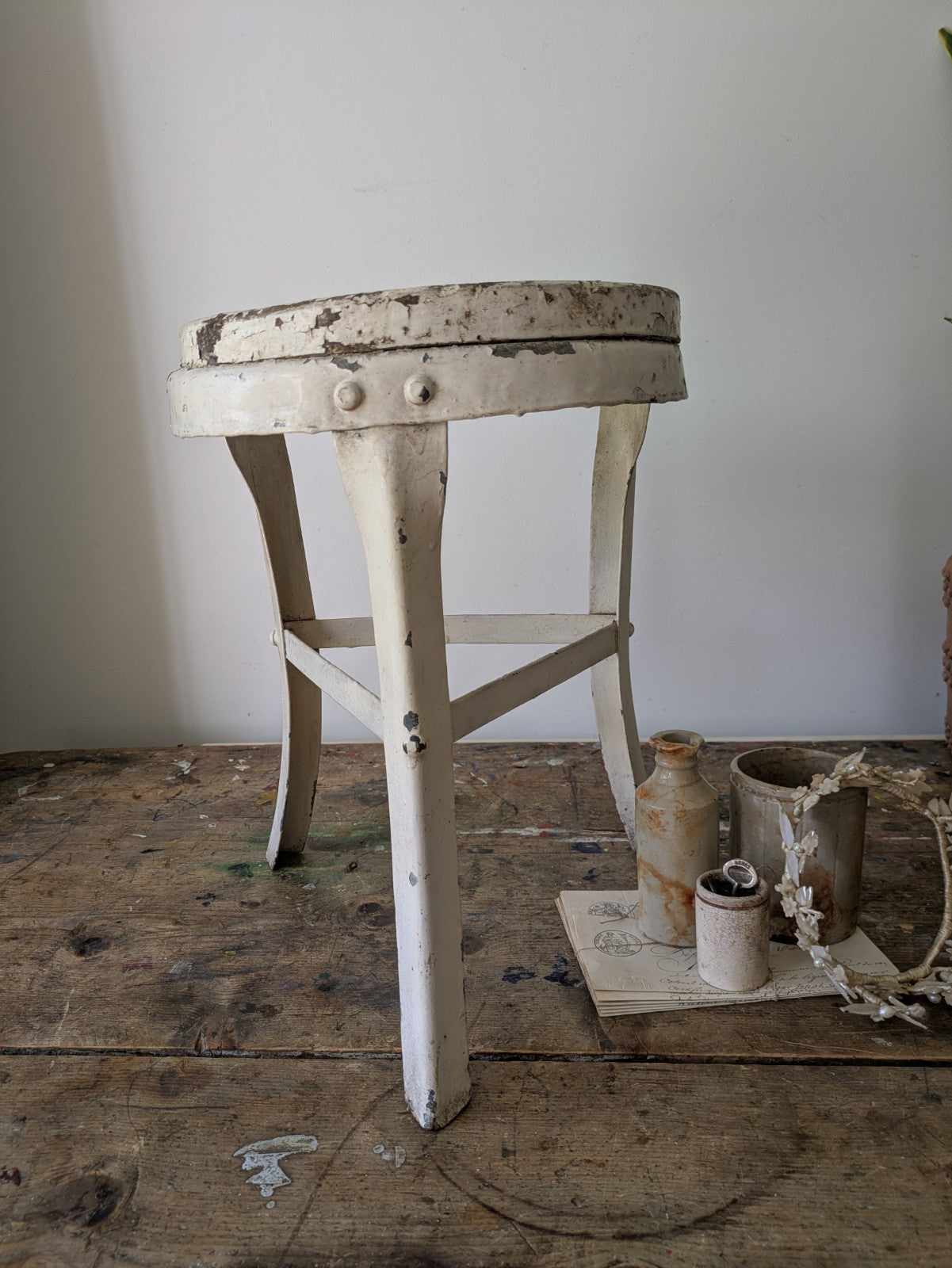 Vintage Metal White Tripod Three Legged Milking Stool Chair Dairy Seat Barn Old
