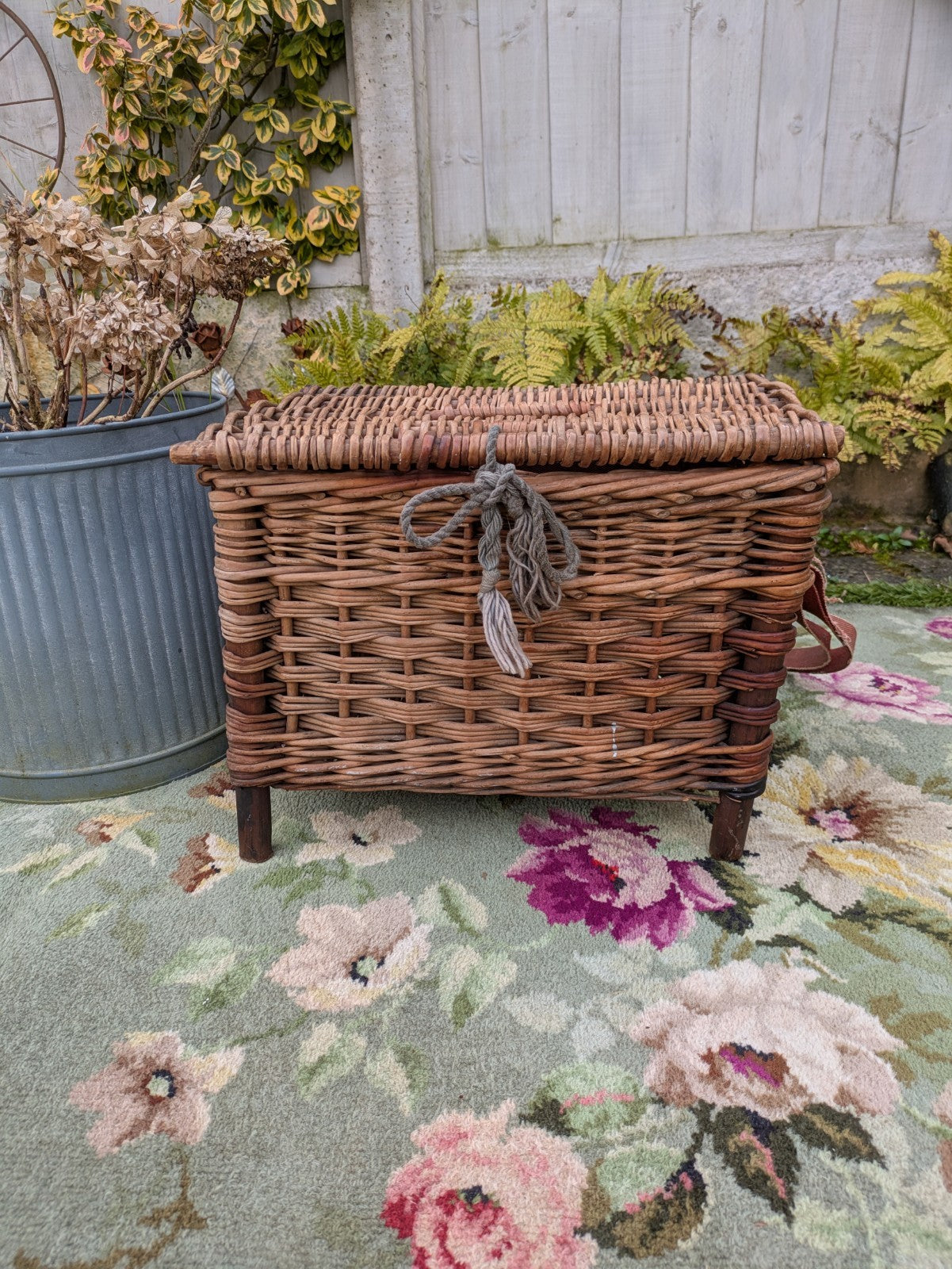 Fishing Creel Basket Logs Fireside Toys Storage Prop Vintage Wicker Seat Small