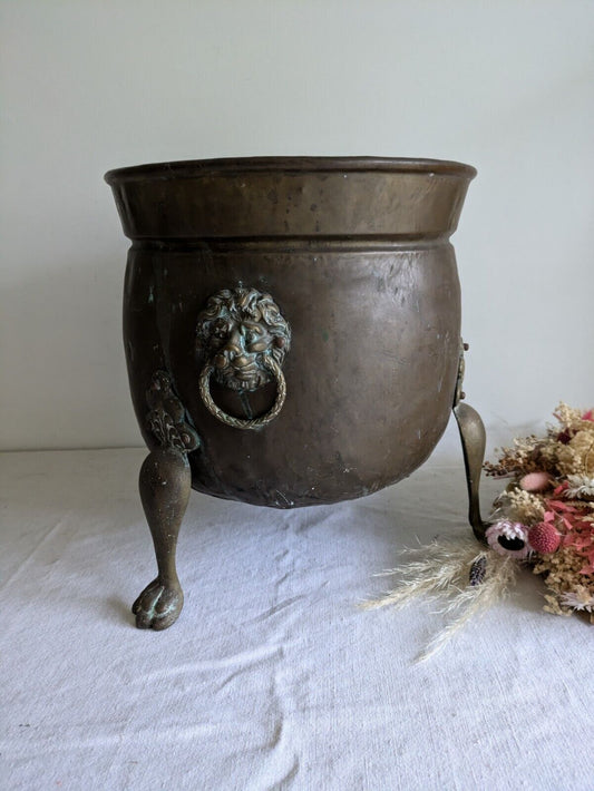 Large Antique Brass Lions Head & Paw Planter Jardiniere Champagne Ice Bucket Leg