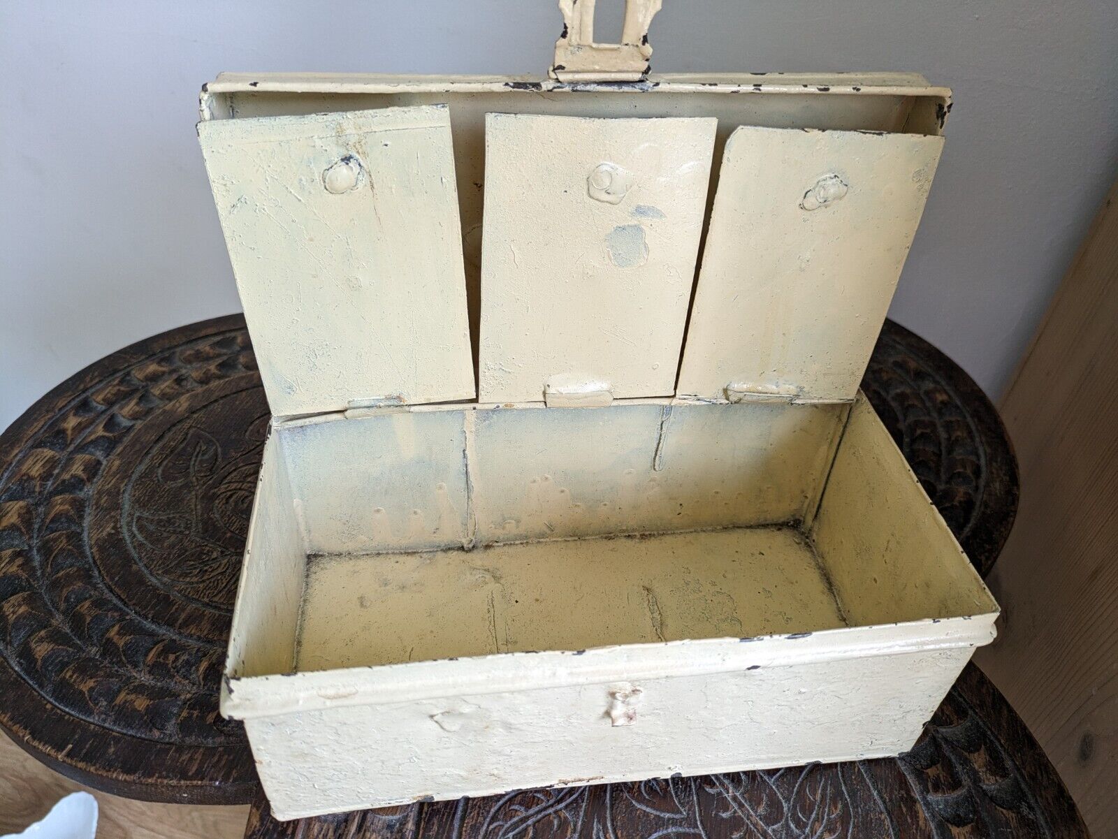 ANTIQUE GEORGIAN TOLEWARE SPICE TIN BOX WITH COMPARTMENT LIDS CREAM CHIPPY PROP