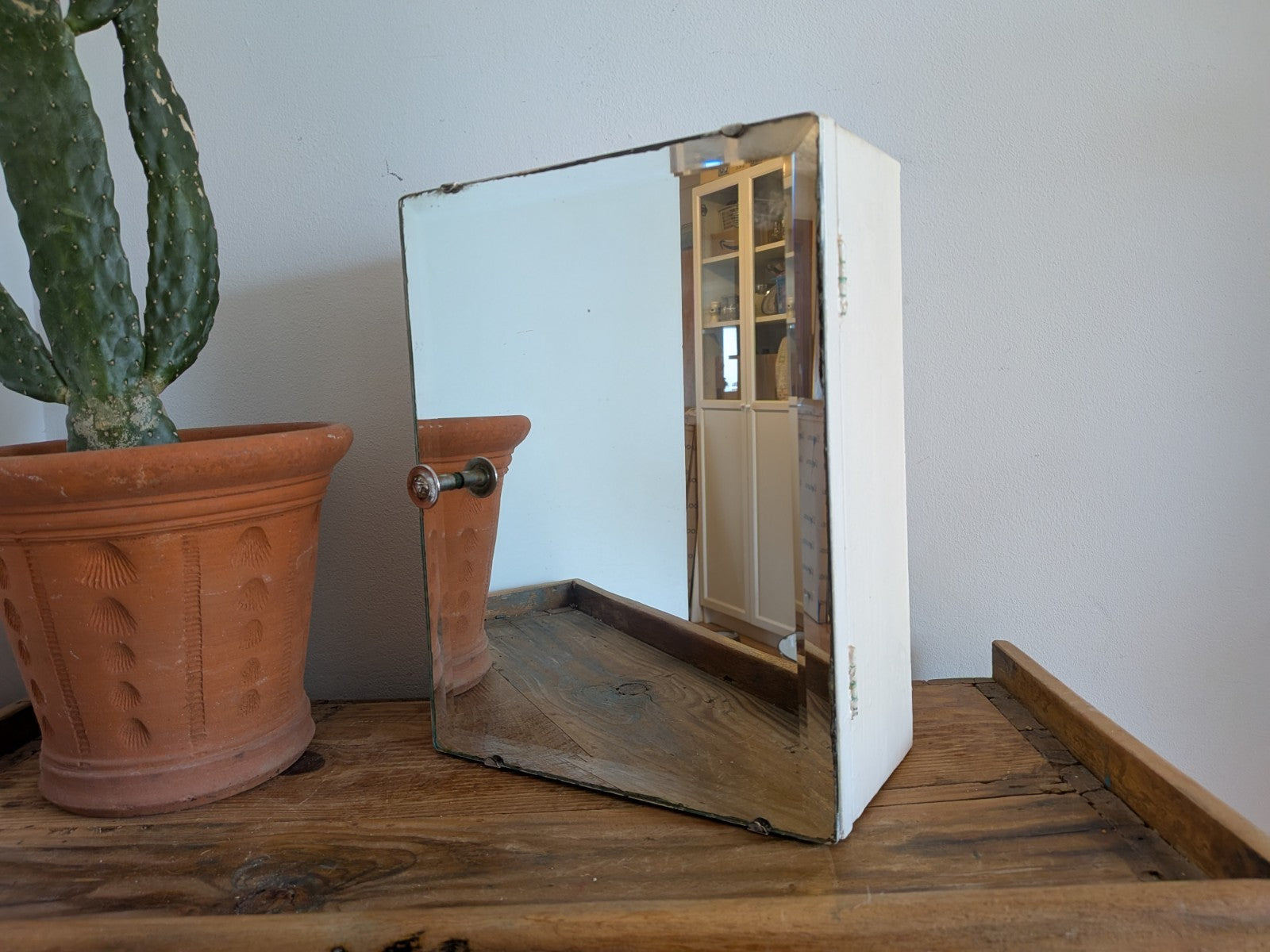 Vintage Retro Bathroom Medical Wall Cabinet with Belvelled Mirror White Shelf Vg