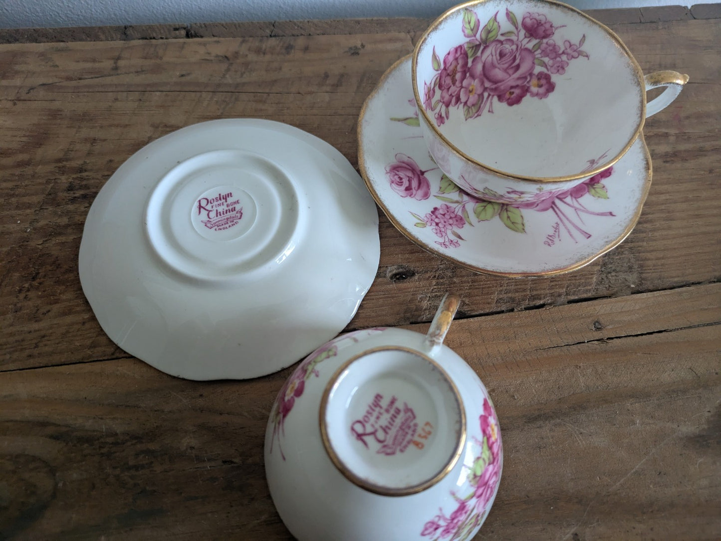 2x ROSLYN FINE BONE CHINA CUP & SAUCER #8567 SUNNINGDALE ENGLAND SIGNATURE VNTG