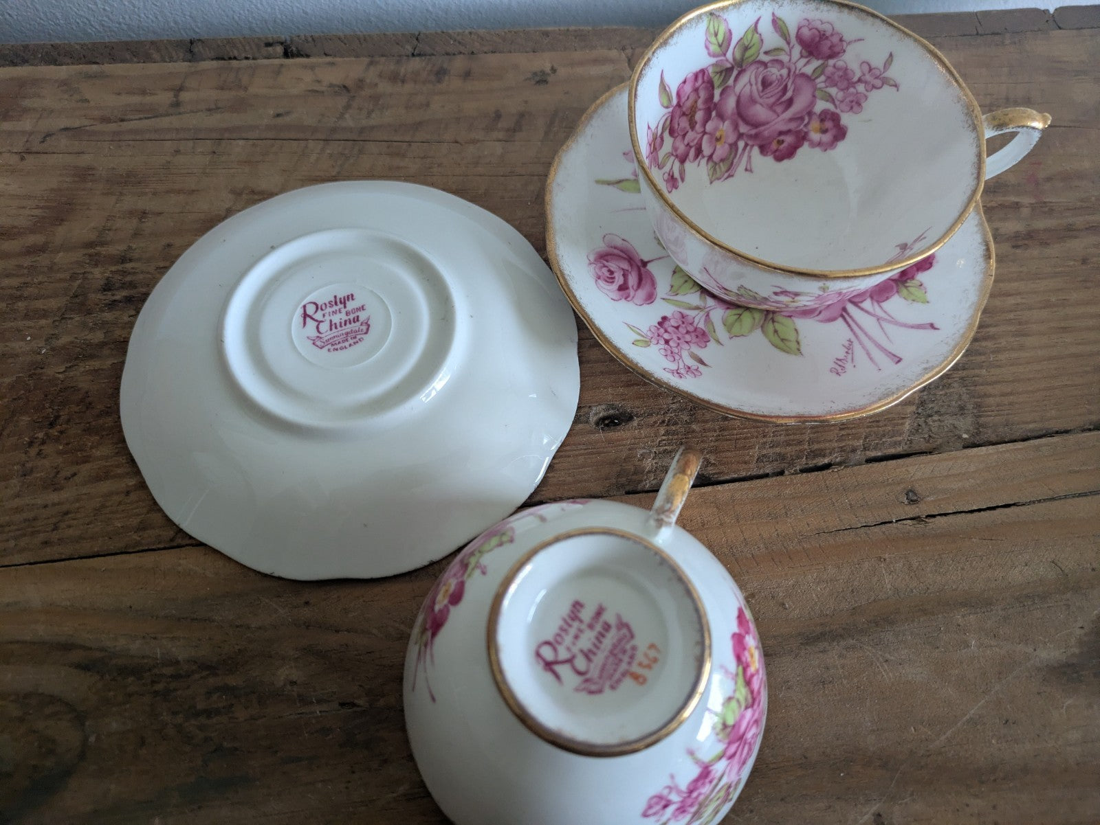 2x ROSLYN FINE BONE CHINA CUP & SAUCER #8567 SUNNINGDALE ENGLAND SIGNATURE VNTG