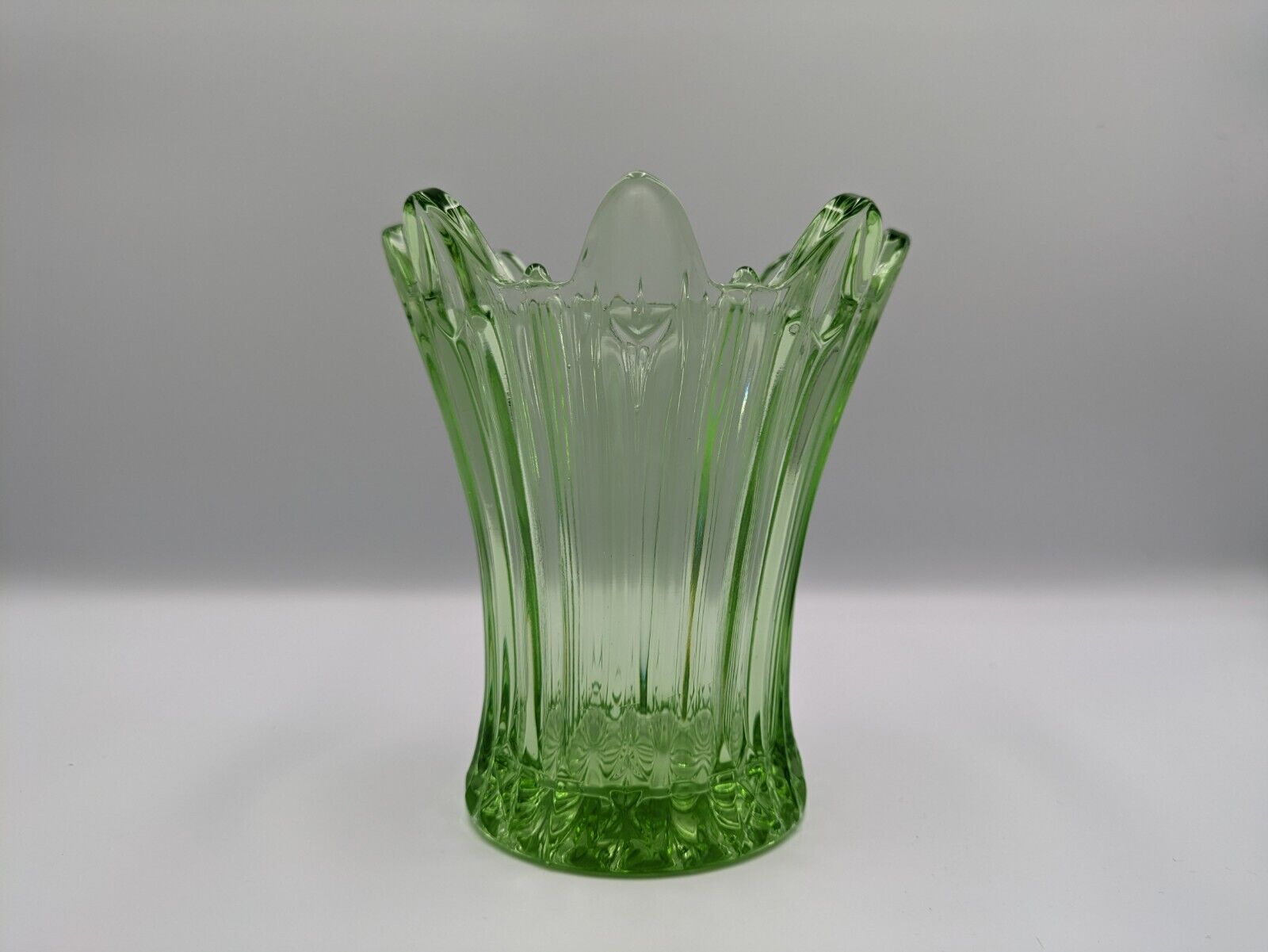 Large Art Deco Sowerby Green Glass Splash Vase 1930s Mint Condition Flowers Prop