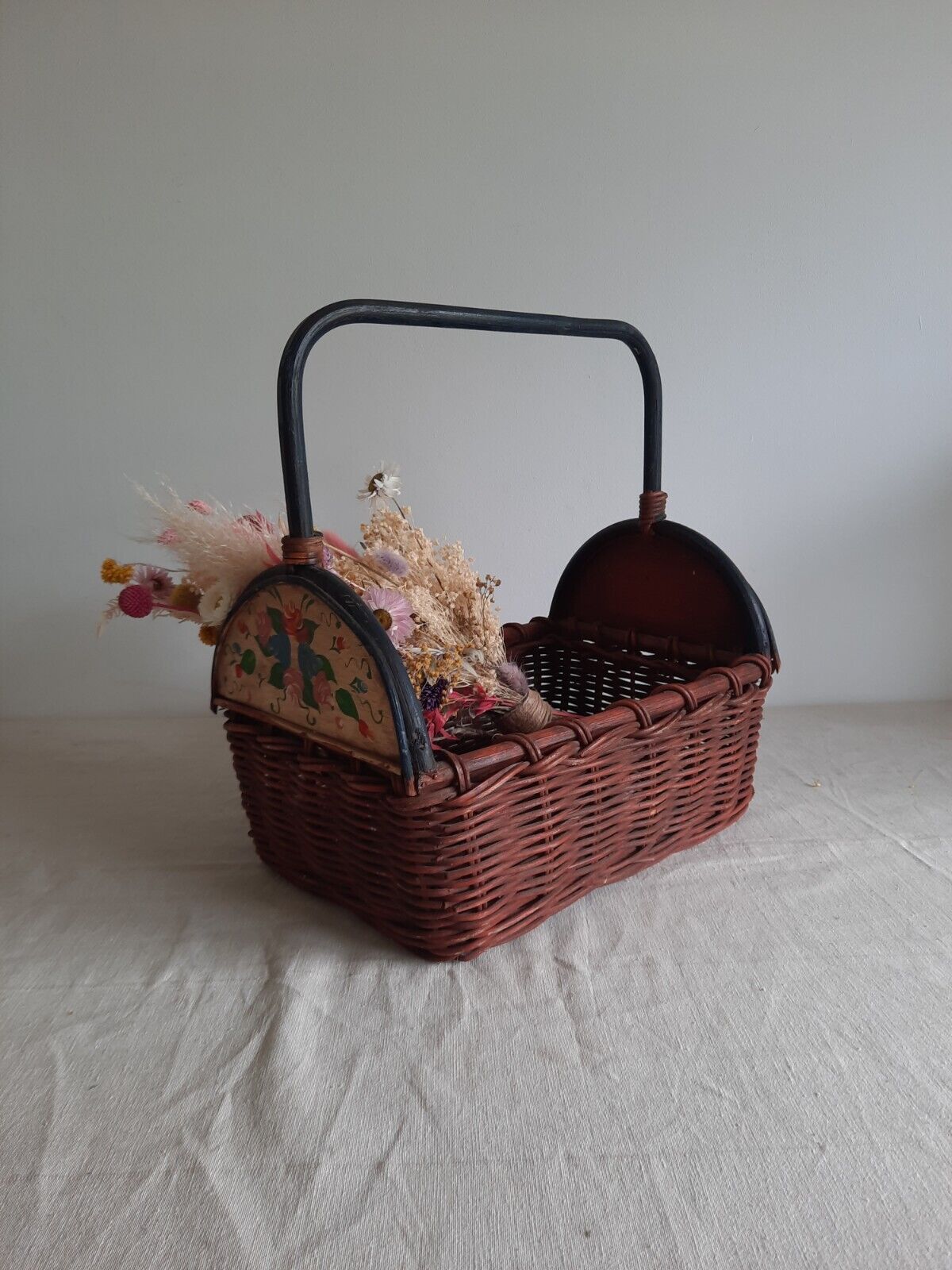 Large Vintage Round Woven Wicker Basket Folk Art Floral Handle Boho Storage Rare