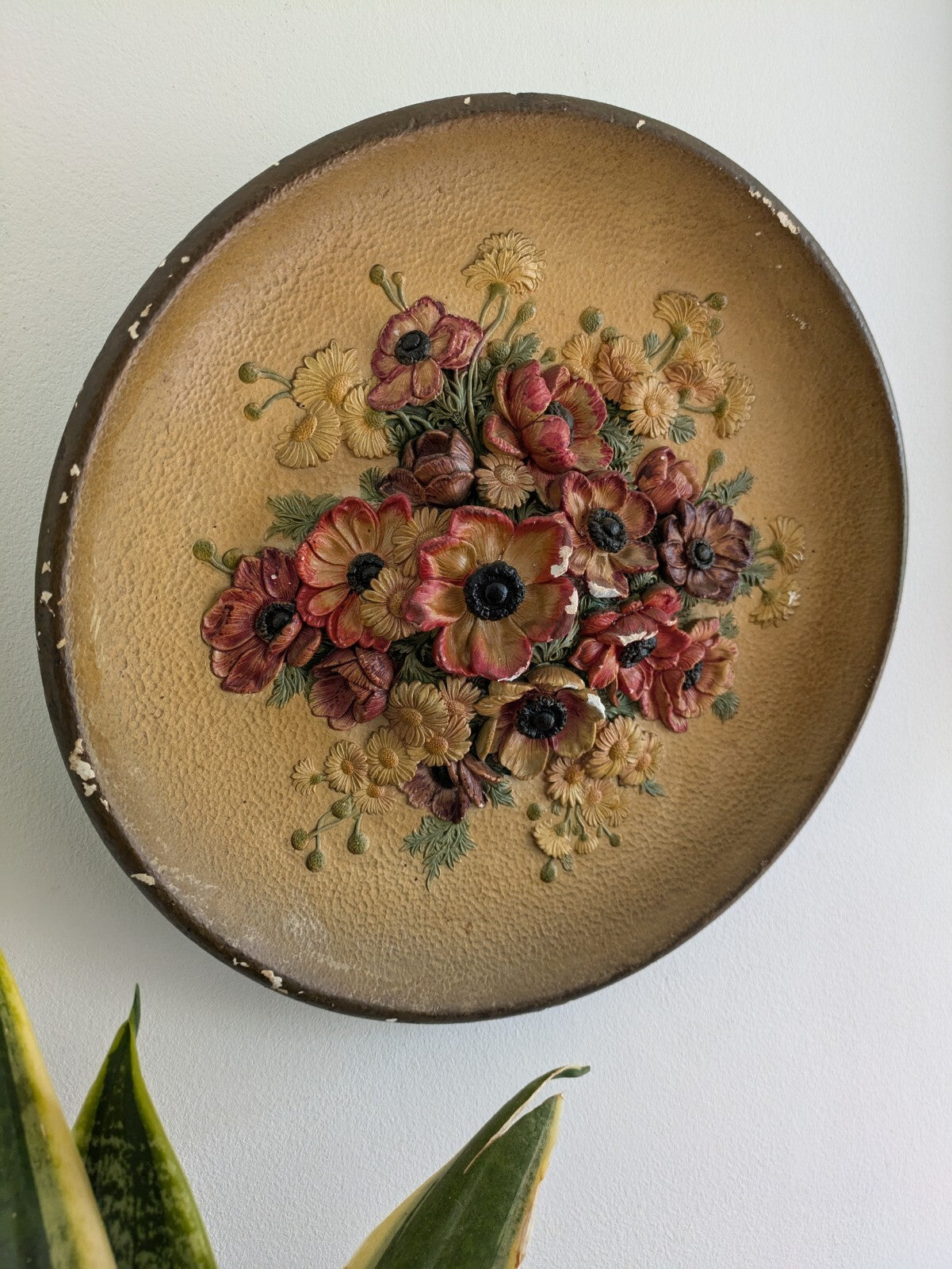 VTG Bossons 30.5cm Gold Floral Hand Painted Chalkware Plaque 3D Plate Daisies