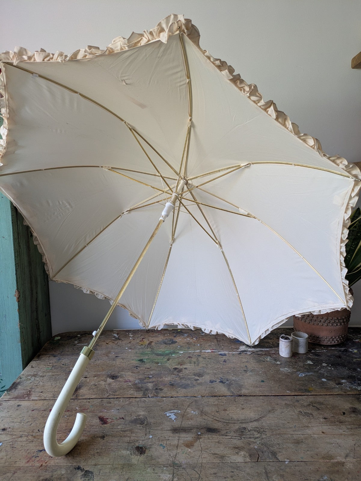 VTG Cream Ruffle Umbrella White Ruffled Parasol Nylon Wood Handle Frilly Prop 