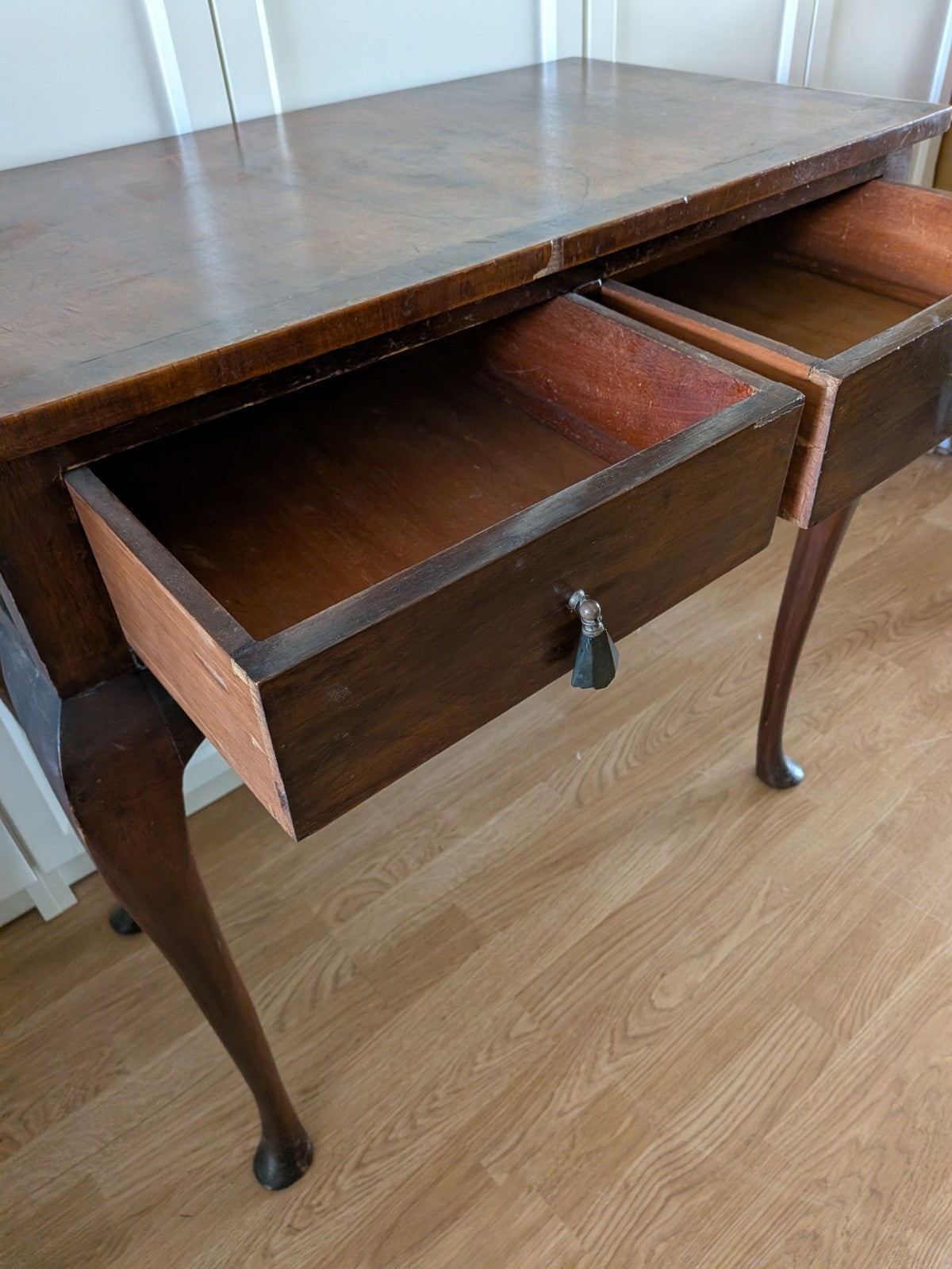 Antique Vintage Walnut Lowboy / Side Table Desk Queen Anne Cabriole Legs Veneer 