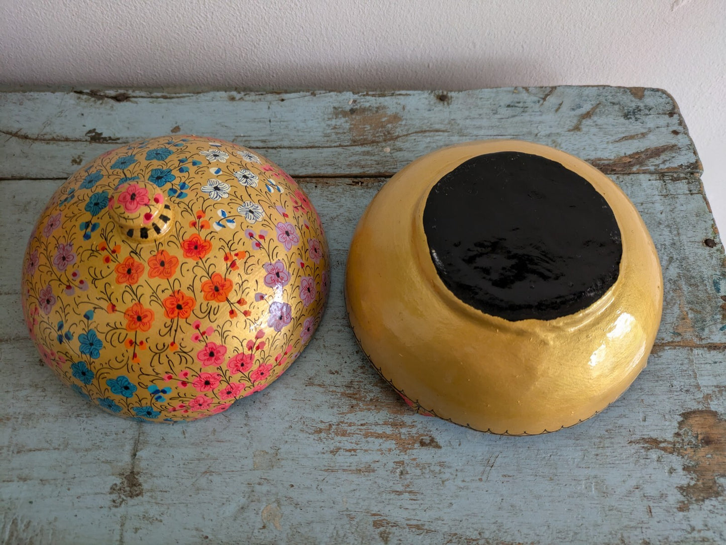 Vintage Kashmir traditional Colourful hand crafted papier mache box Vgc Floral
