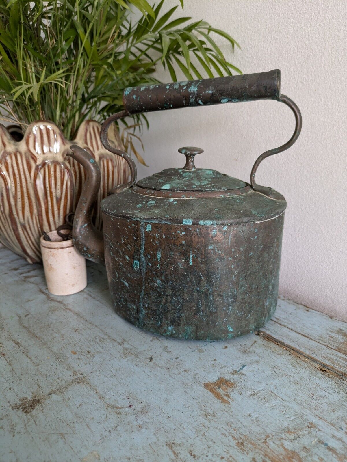 ANTIQUE 19TH C COPPER KETTLE IN ORIGINAL CONDITION PATINA PROP TV FILM DECOR OLD