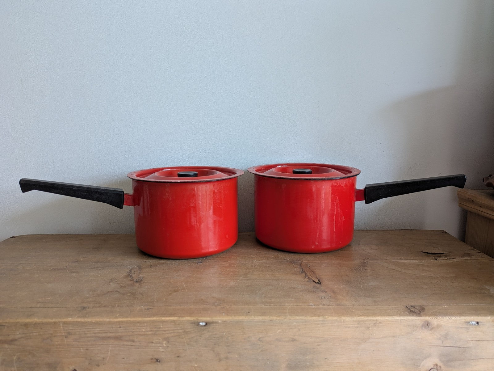 2 Vintage Red Enamel Saucepans Black Handles With Lids Retro Props Kitchenalia 
