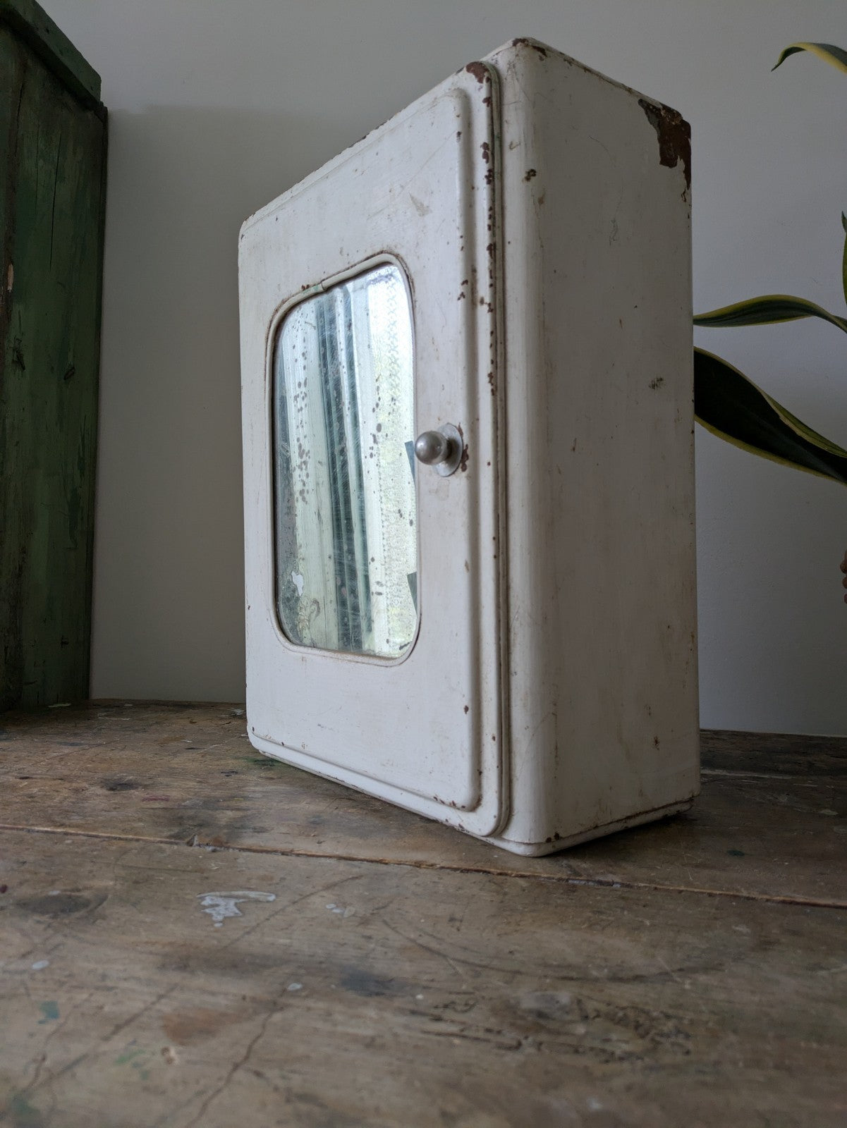 Vintage Mid-century Bathroom metal medical wall cabinet with mirror Retro White.