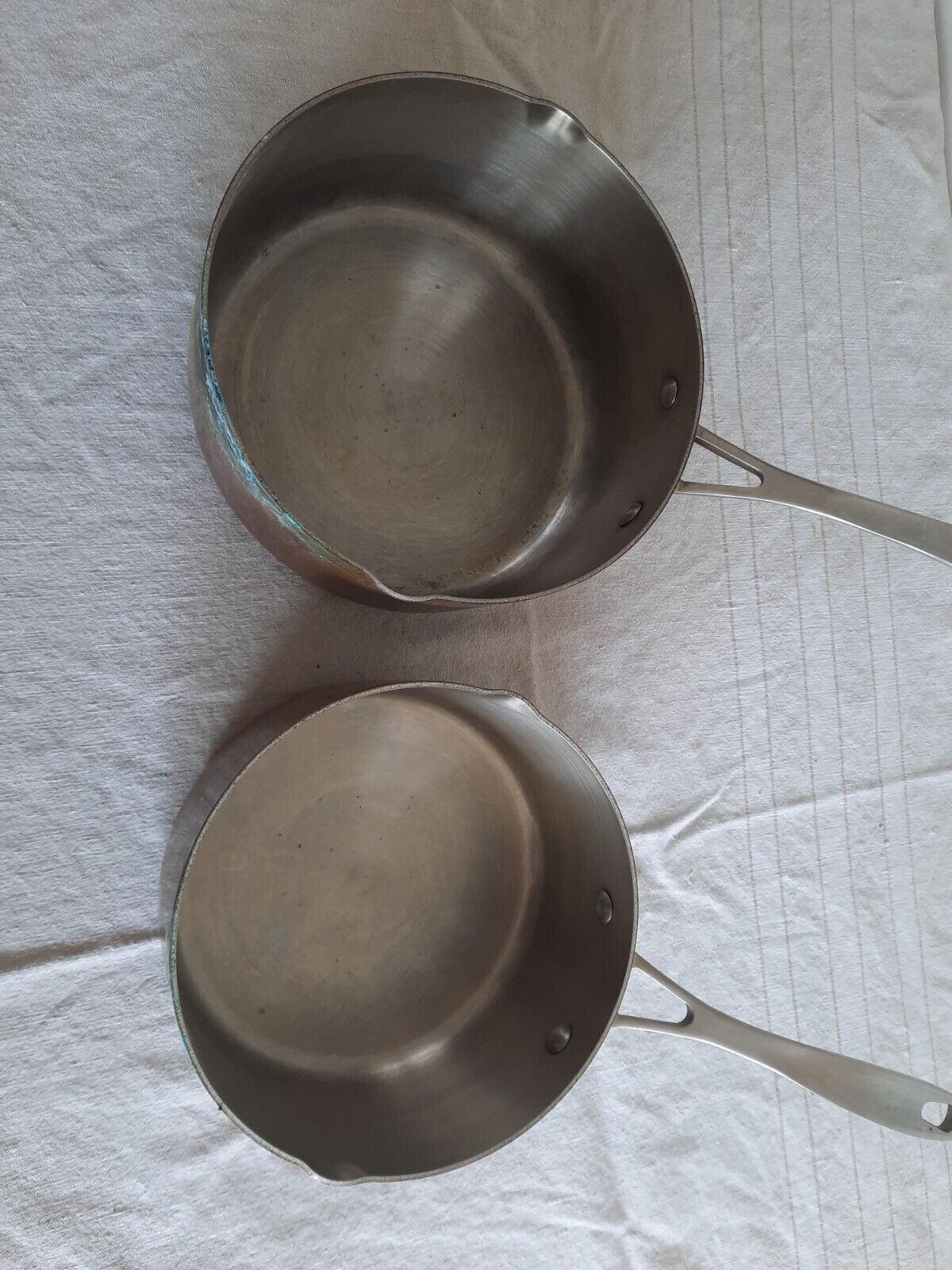 2x Large Antique Copper Sauce Pan Chef Handle Old Cooking Vintage Pair Set Tin