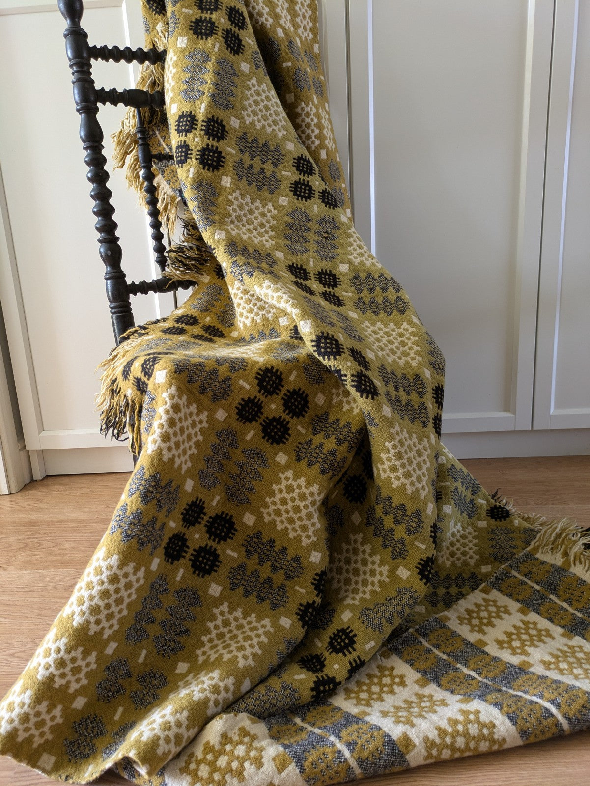 Rare VTG Welsh Wool Blanket Tapestry Yellow Black White Reversible Throw Mustard