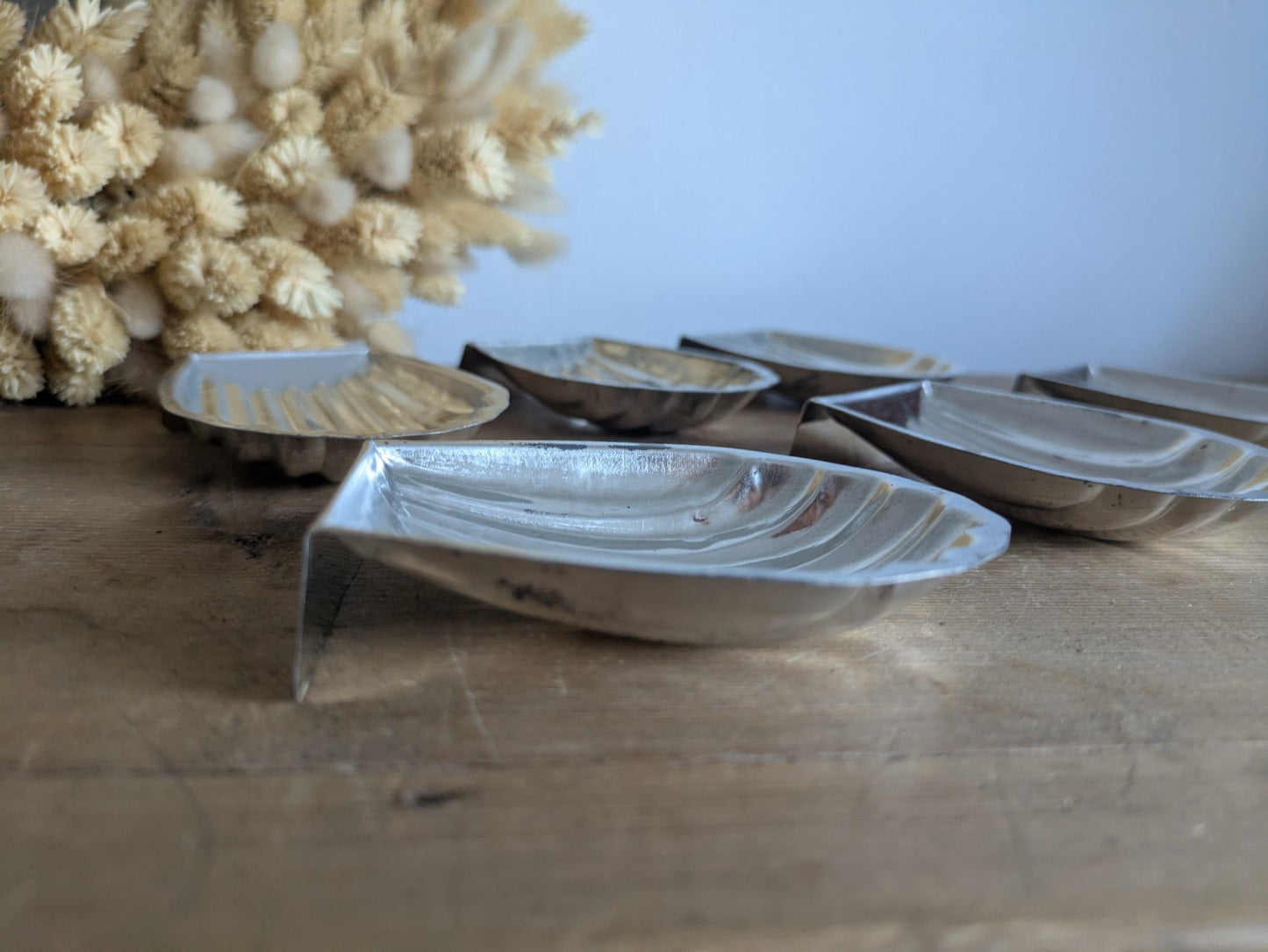 6x Antique Metal Clam Shell Shape Mold Tin Chocolate Mold Aluminium Madeline Vtg