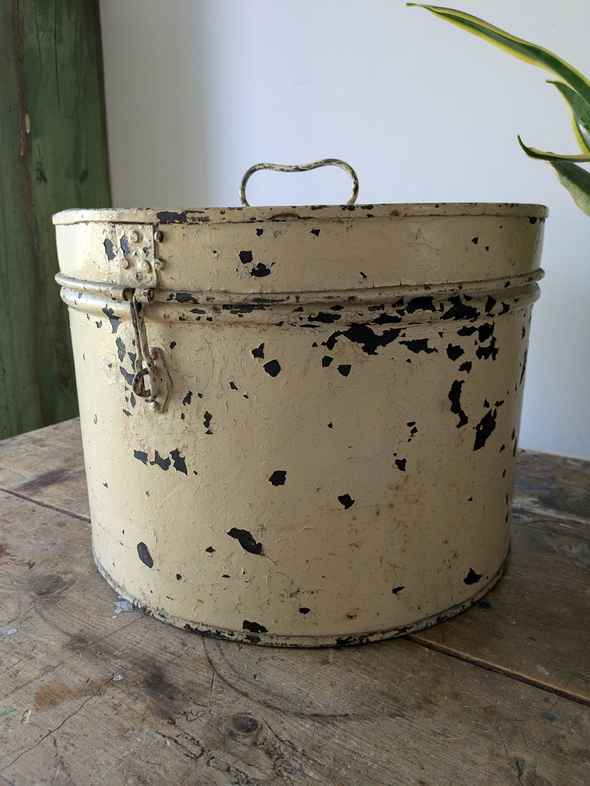 Antique Victorian Painted Metal Hatbox Chippy Shabby Chic Vintage Huge XL Round 