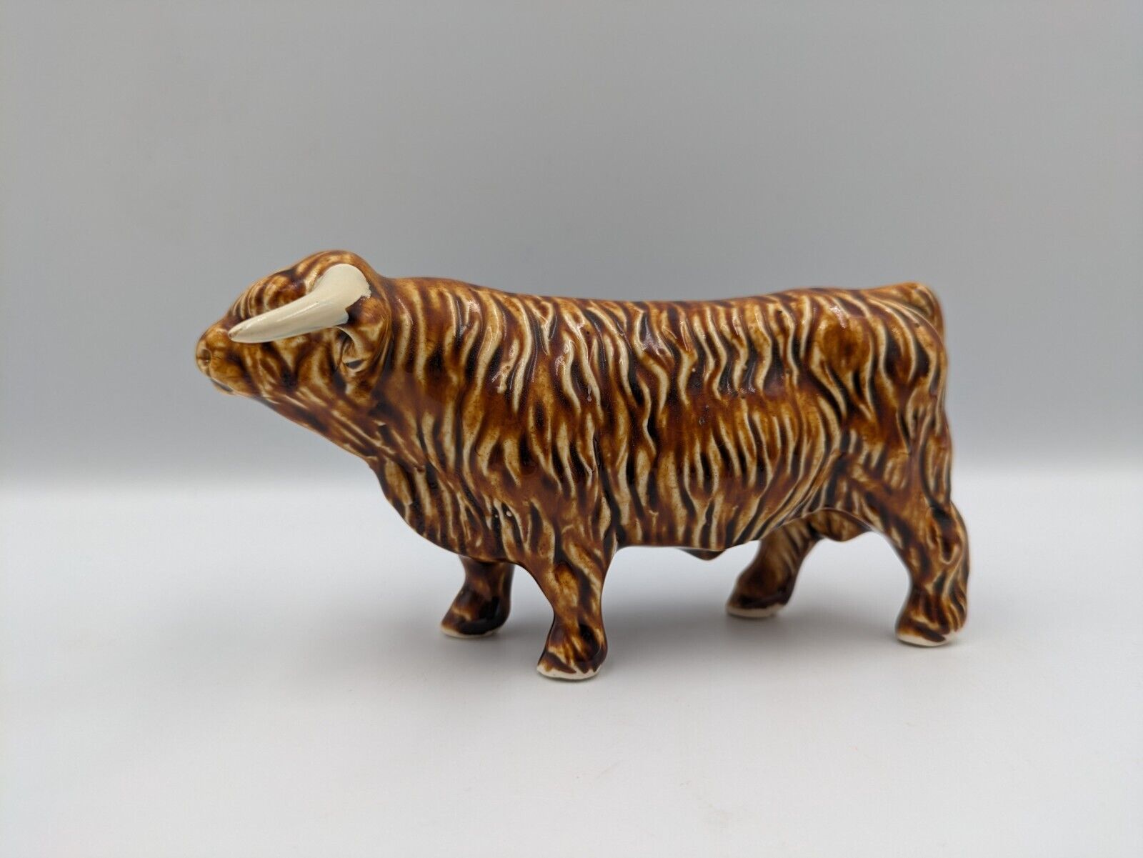 Vtg Studio Pottery Scottish Highland Cow ceramic Spaghetti figurine Rare Signed