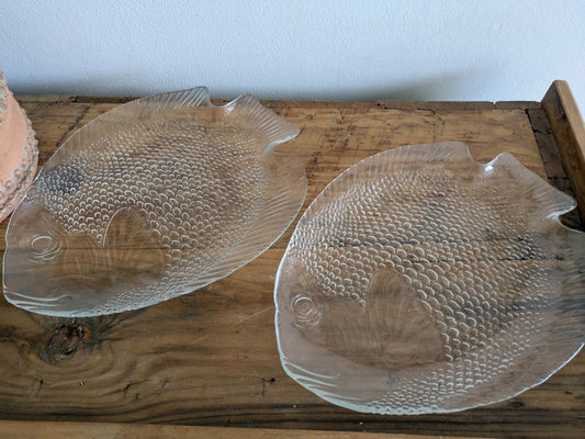2x Vintage 1970s French Arcoroc Poisson Clear Glass Fish Shaped Plates Pair Retr