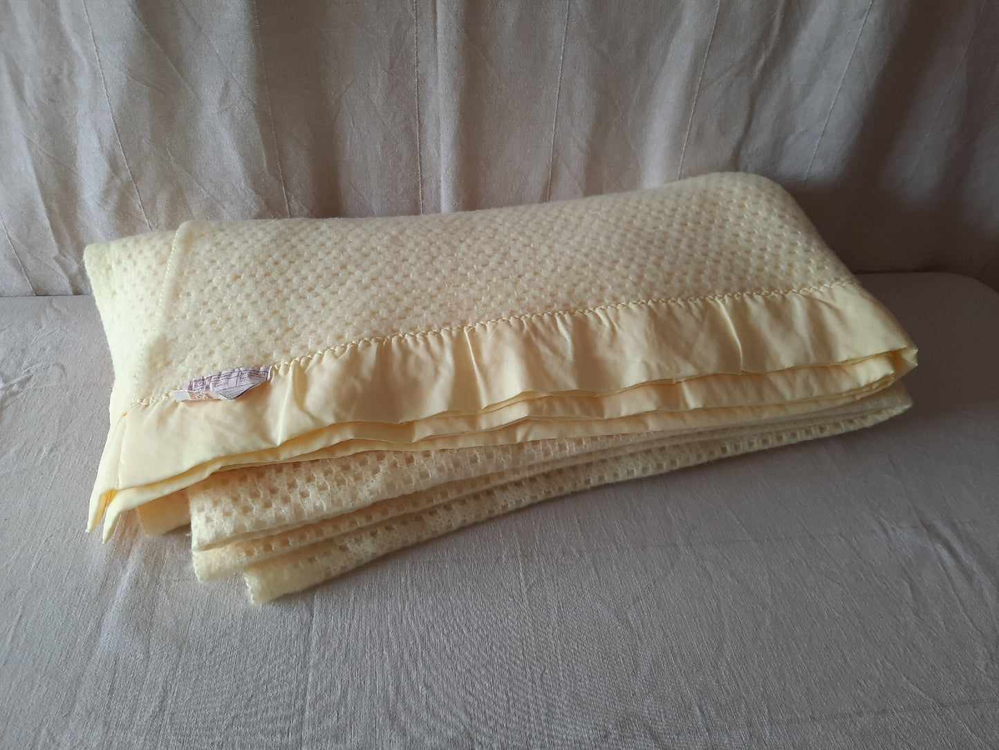 Vintage Witney honeycomb yellow cellular Blanket 251cm x 257cm retro Warm Throw
