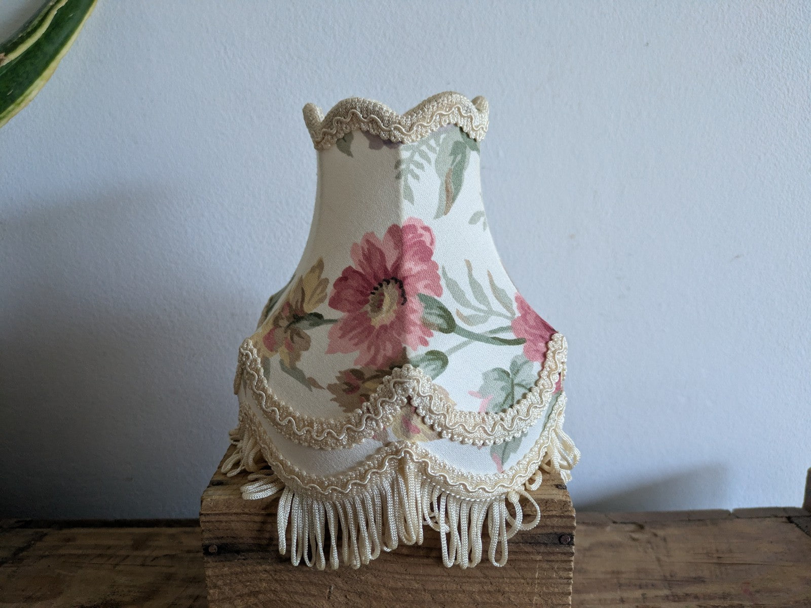 Clip On Floral Lampshade Shabby Chic Prop Bell Tassel Table Light Sml Shade Rose