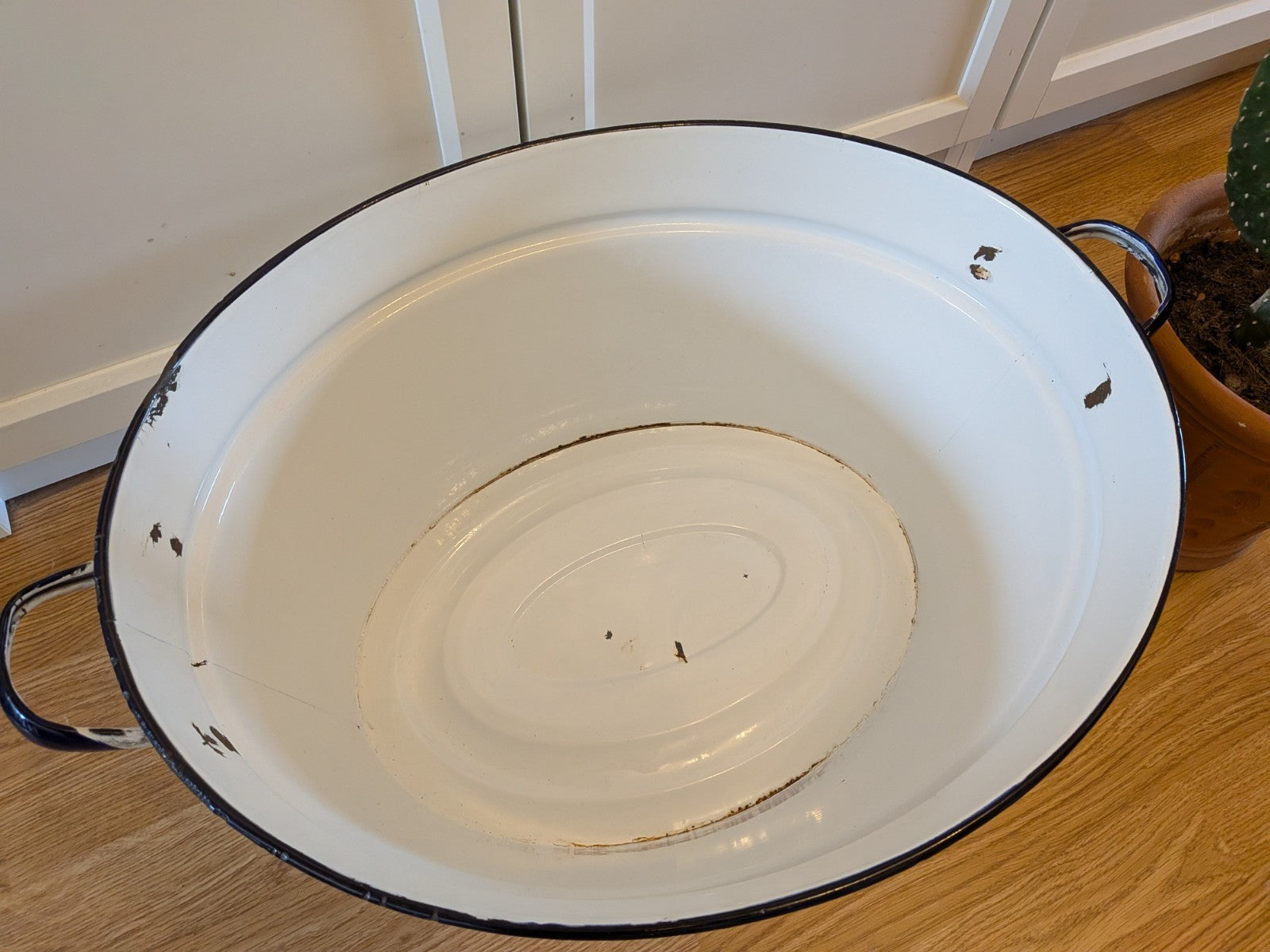 Vintage White Enamel Large Washtub Planter With Double Handles Prop Tub Bath Vgc