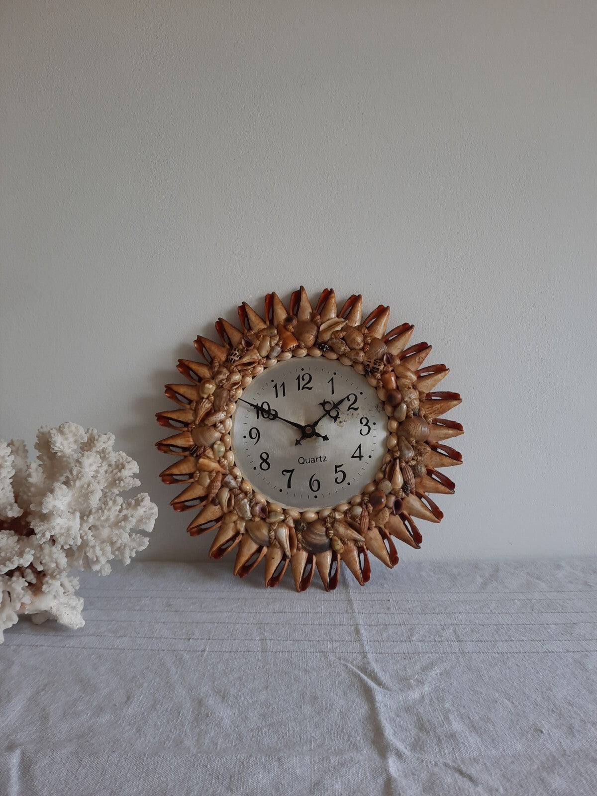 Retro Kitsch Sea Star Art Original Wall Clock Seashells Decorated Quartz Clock