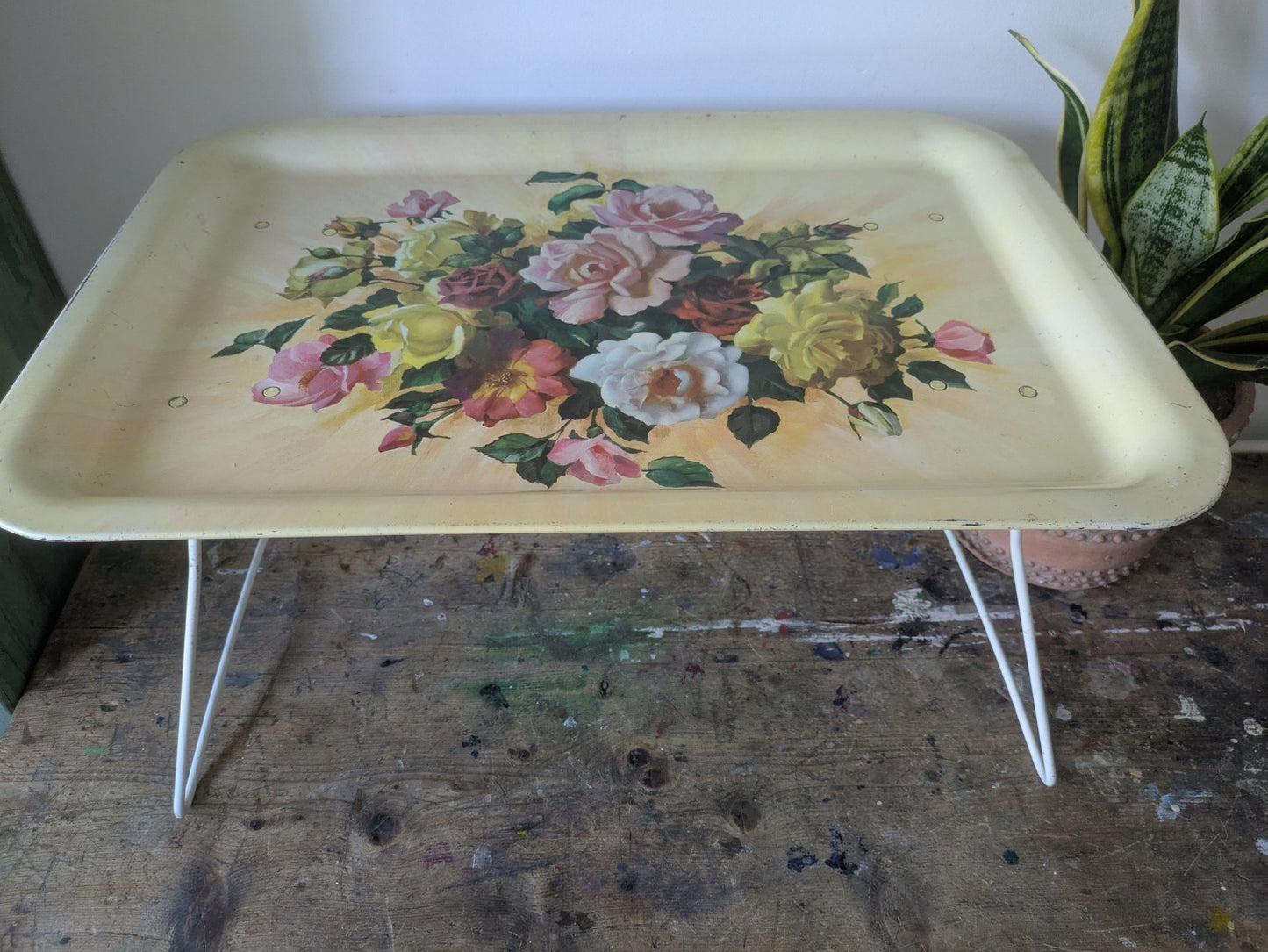 Vintage Retro Folding Lap Tray Breakfast Table Floral Rose Bouquet Prop Film TV 