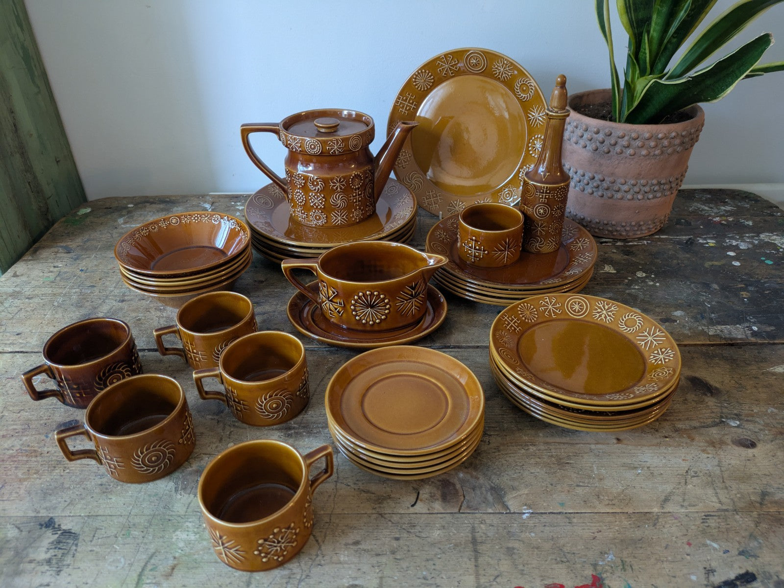 Portmerion Susan Williams Ellis Totem Dinner and Coffee Set Brown Retro Vintage 
