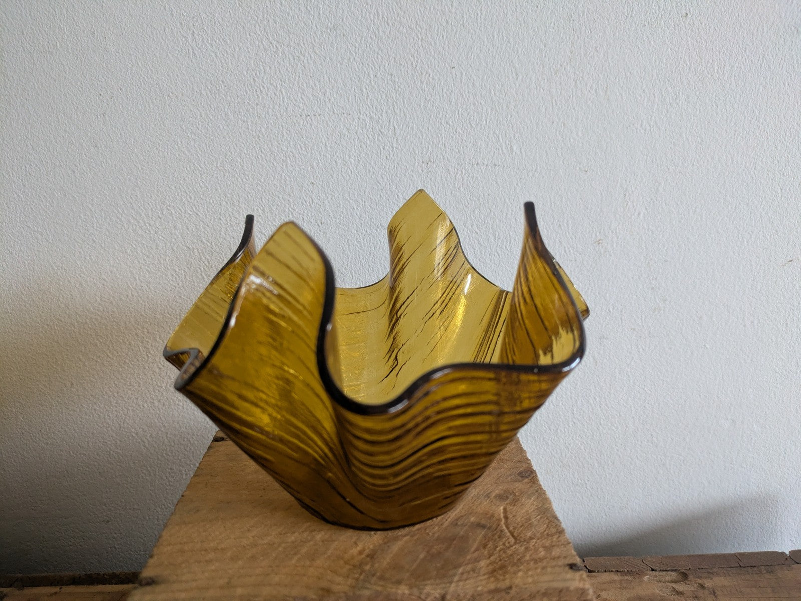 VINTAGE/RETRO CHANCE BROTHERS Large Handkerchief Vase Dish Bowl Prop Mid Century
