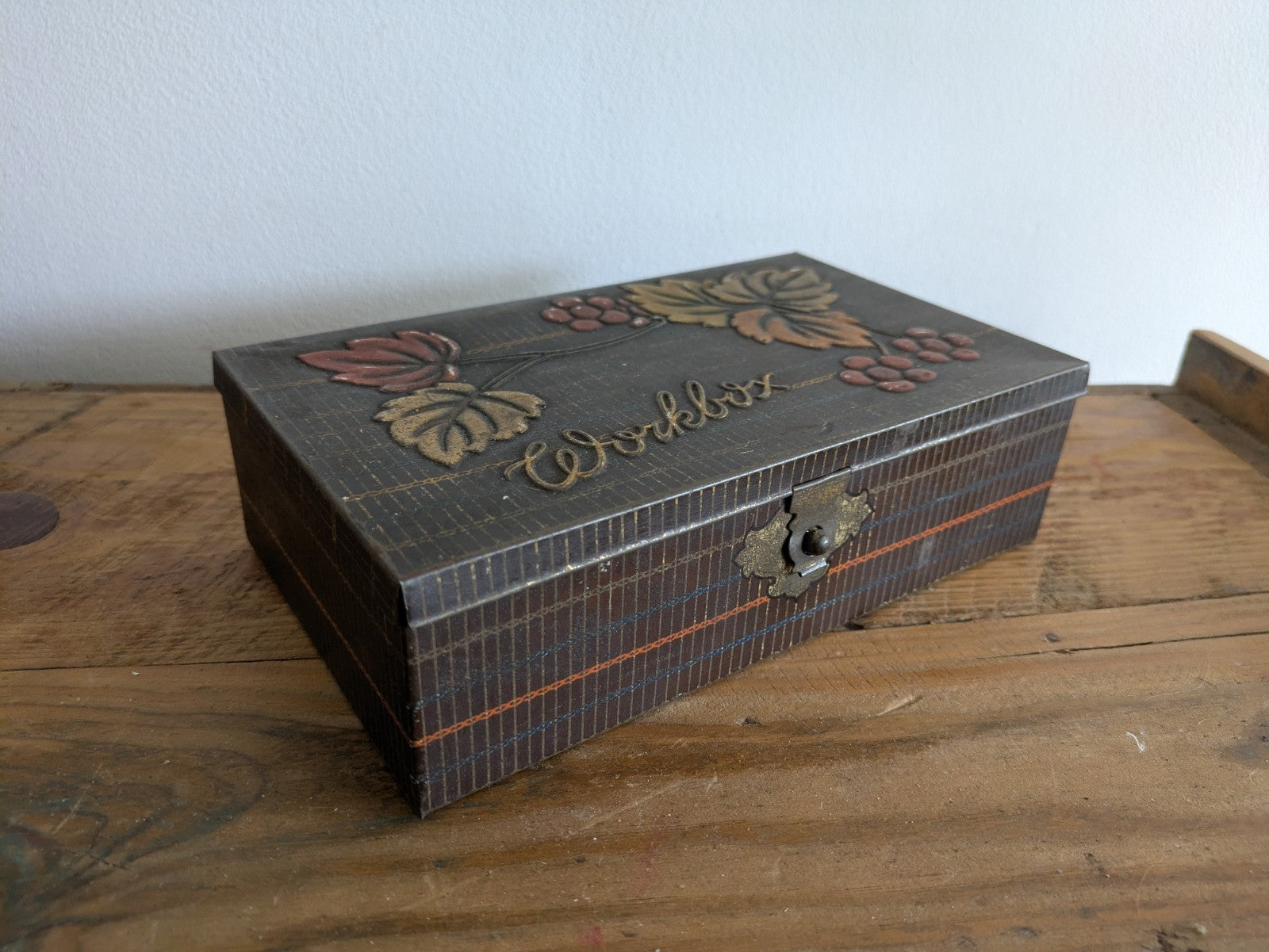 Vintage Tin Geo Bassett Workbox Leaves And Berries Sewing Tin Box Craft Storage 