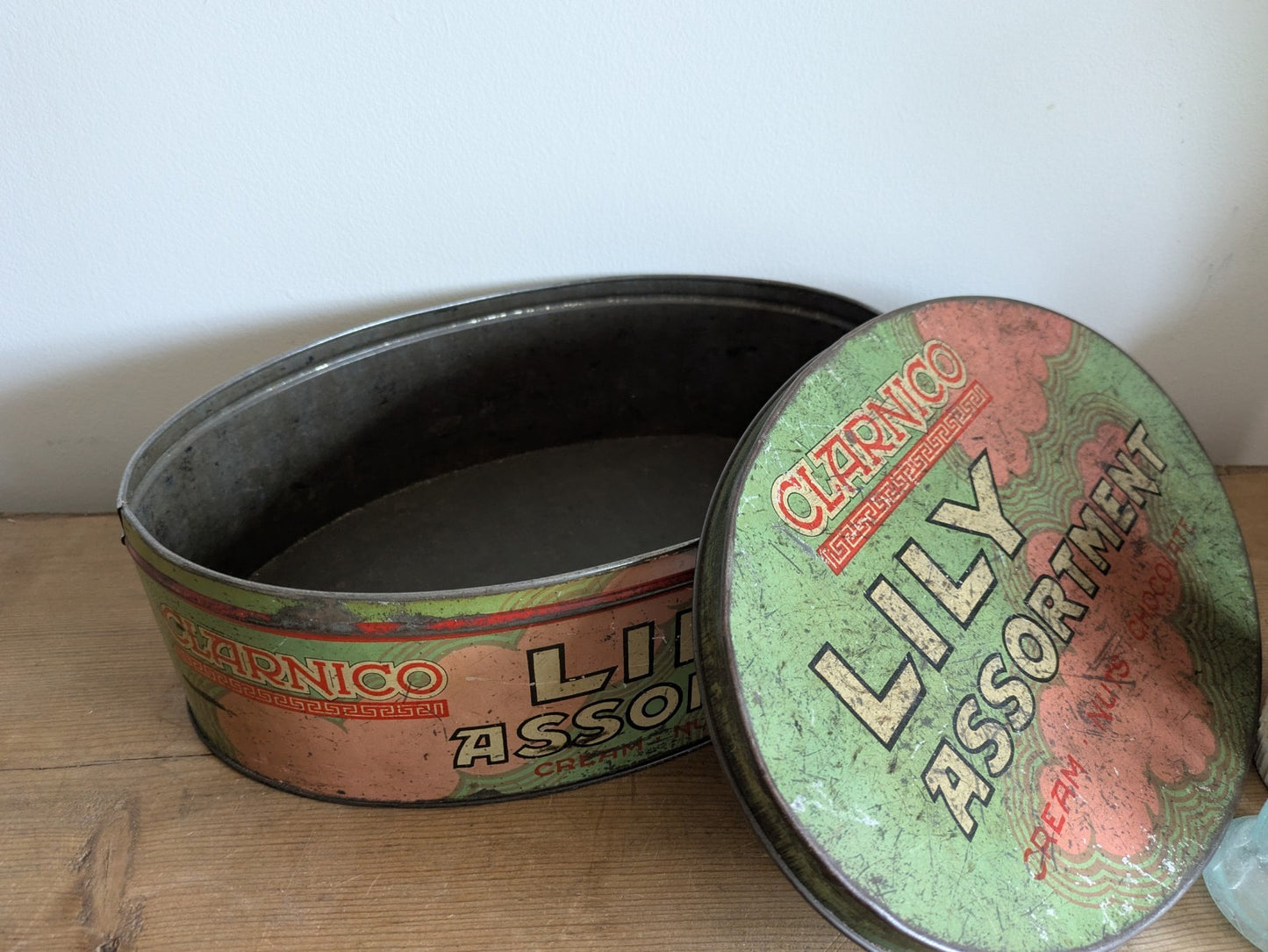 Vintage c1930s Clarnico Lily Cream Nuts Chocolate Confectionery Shop Counter Tin