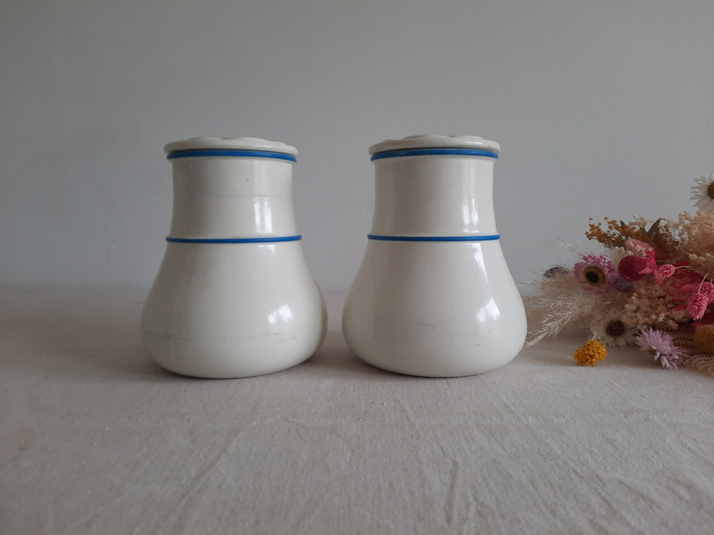 2 70s FRANCE KITCHEN JARS GLASS VERRERIE DU GIER SUNFLOWER DAISY FLOWER WHITE 