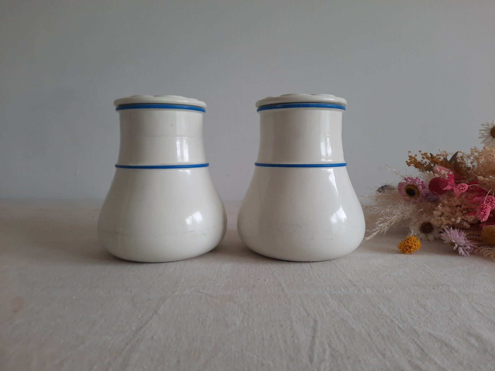 2 70s FRANCE KITCHEN JARS GLASS VERRERIE DU GIER SUNFLOWER DAISY FLOWER WHITE 