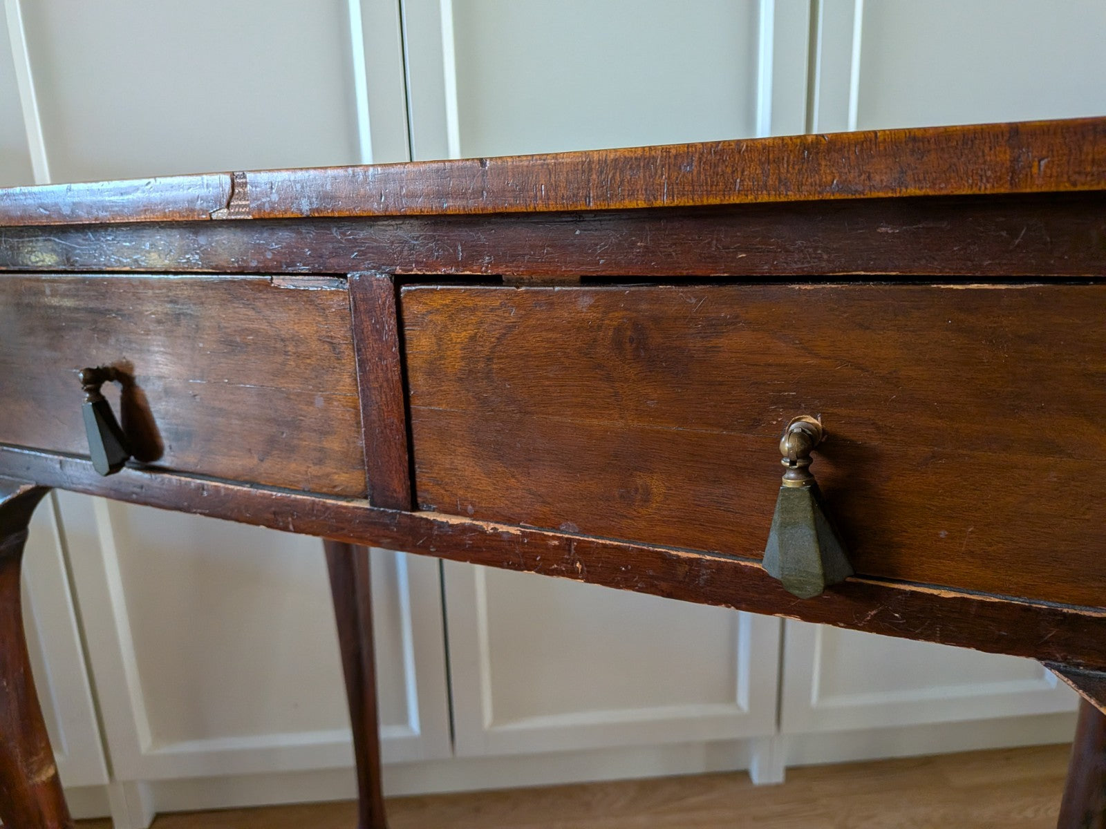 Antique Vintage Walnut Lowboy / Side Table Desk Queen Anne Cabriole Legs Veneer 