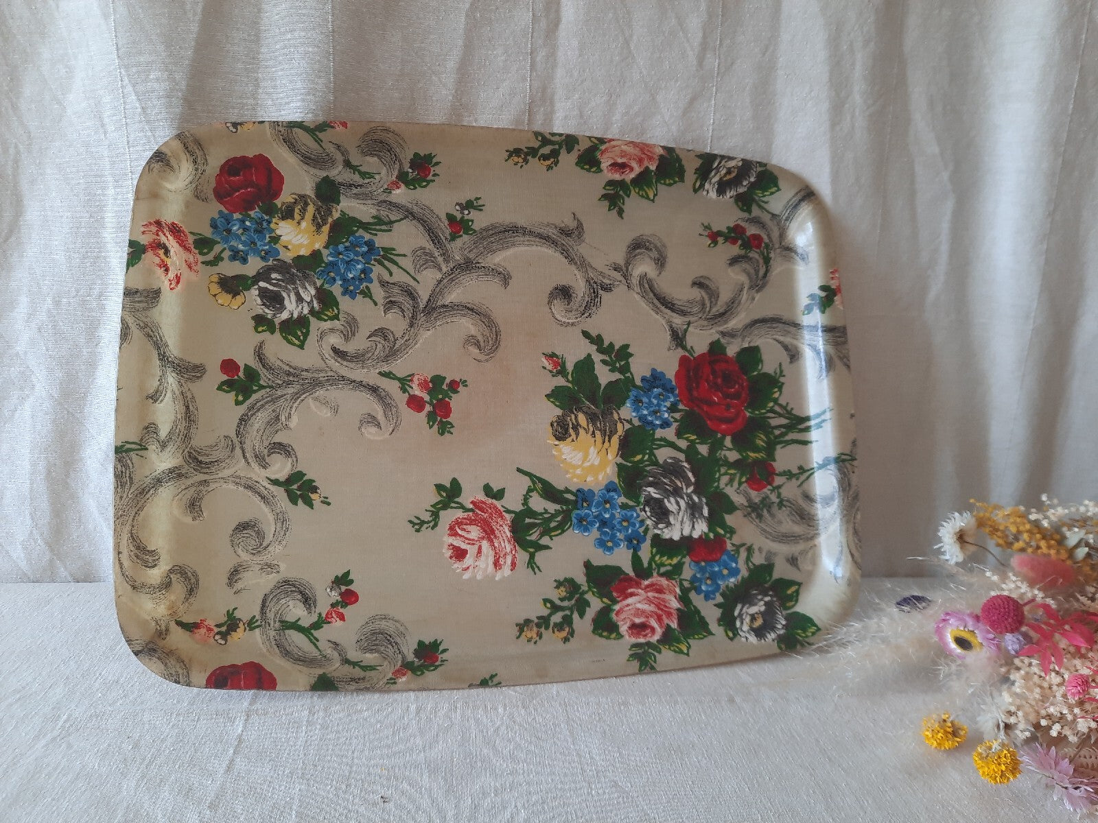 Vintage Fibreglass Cottage Floral Serving Tray lap dinner cabbage rose large Old