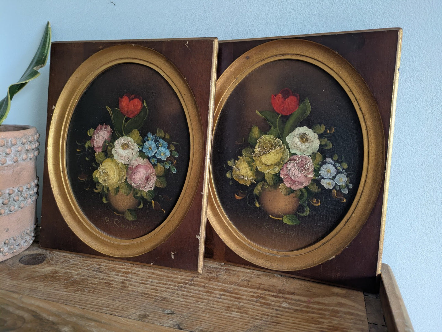 Pair of Signed R.Rosini Still Life Flowers Oil Paintings on Canvas Framed Oval